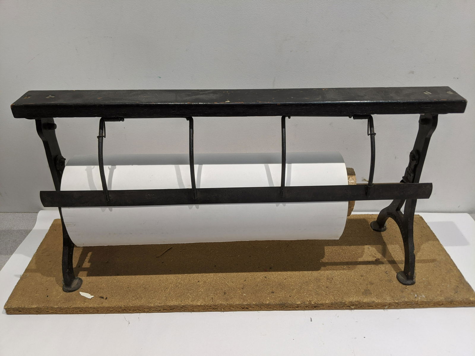 Antique Cast Iron Sheline Chicago Store Paper Dispenser (1 of 5)