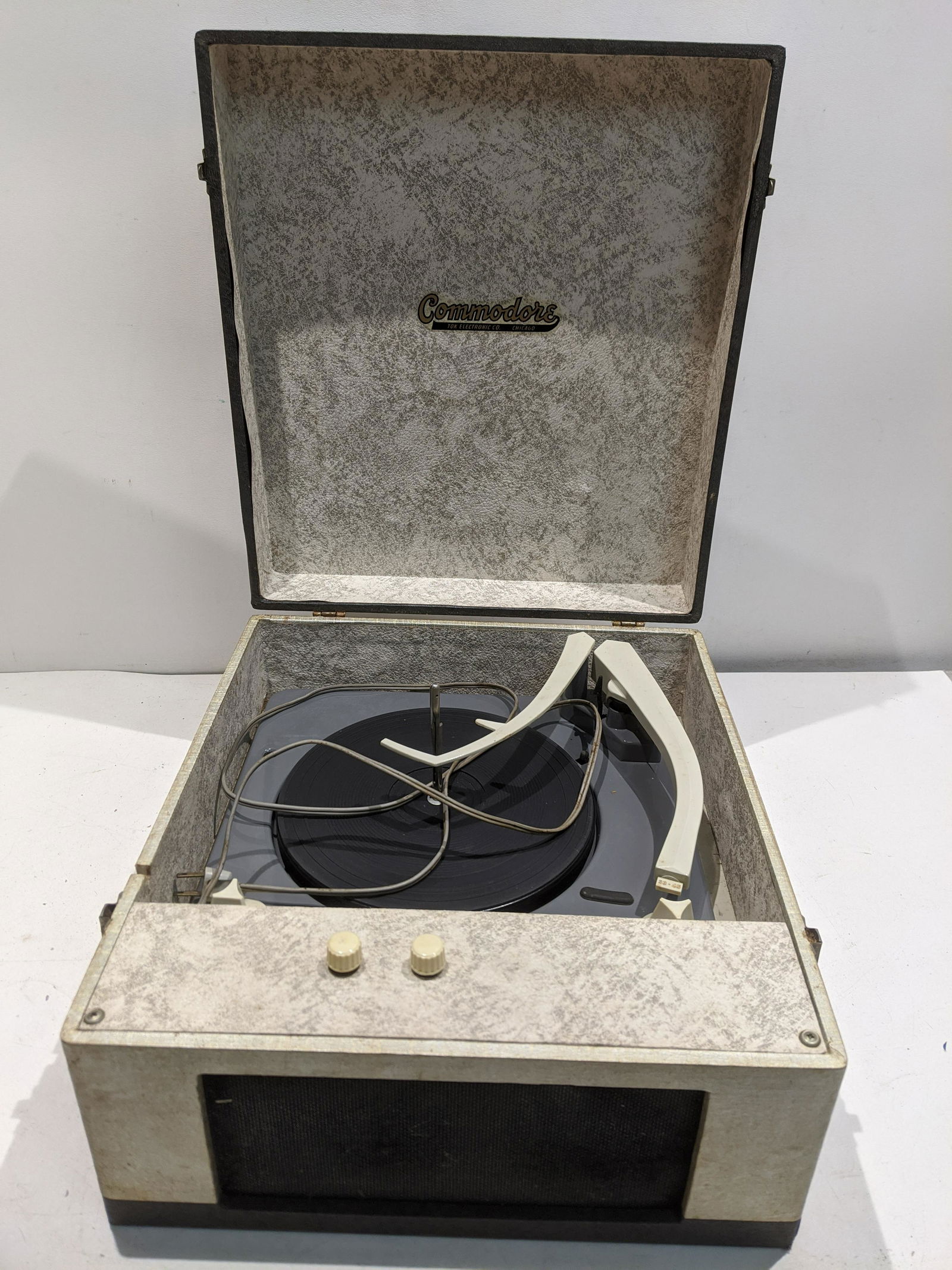 Vintage Portable Commodore 4 Speed Turntable Record (1 of 6)