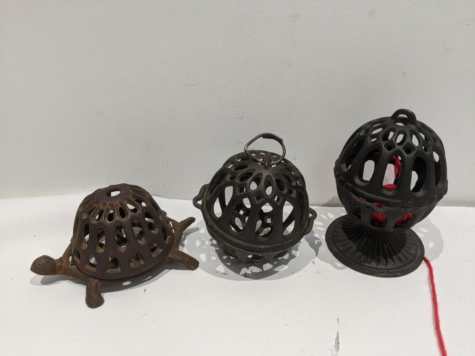 Lot 3 Antique Cast Iron Bell & Turtle String Holders (1 of 8)