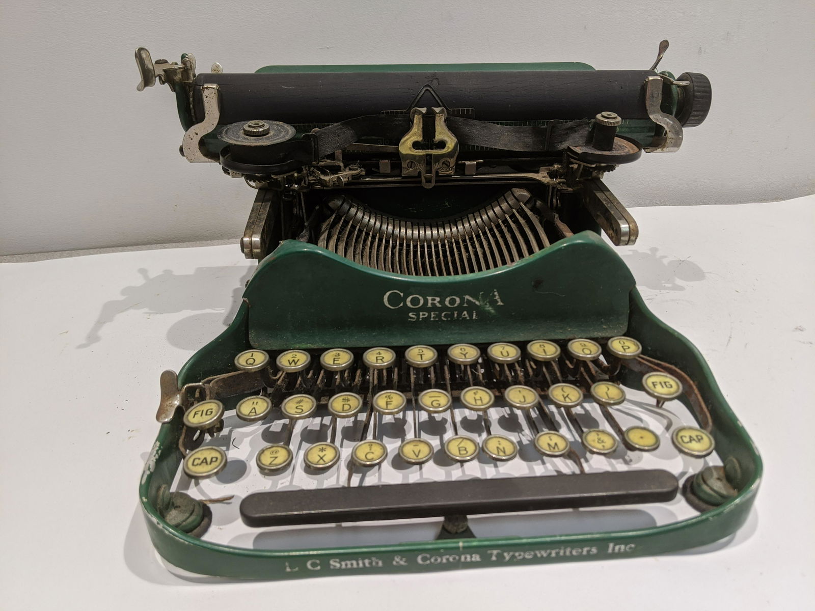 Green Corona No. 3 Portable Folding Typewriter (1 of 7)