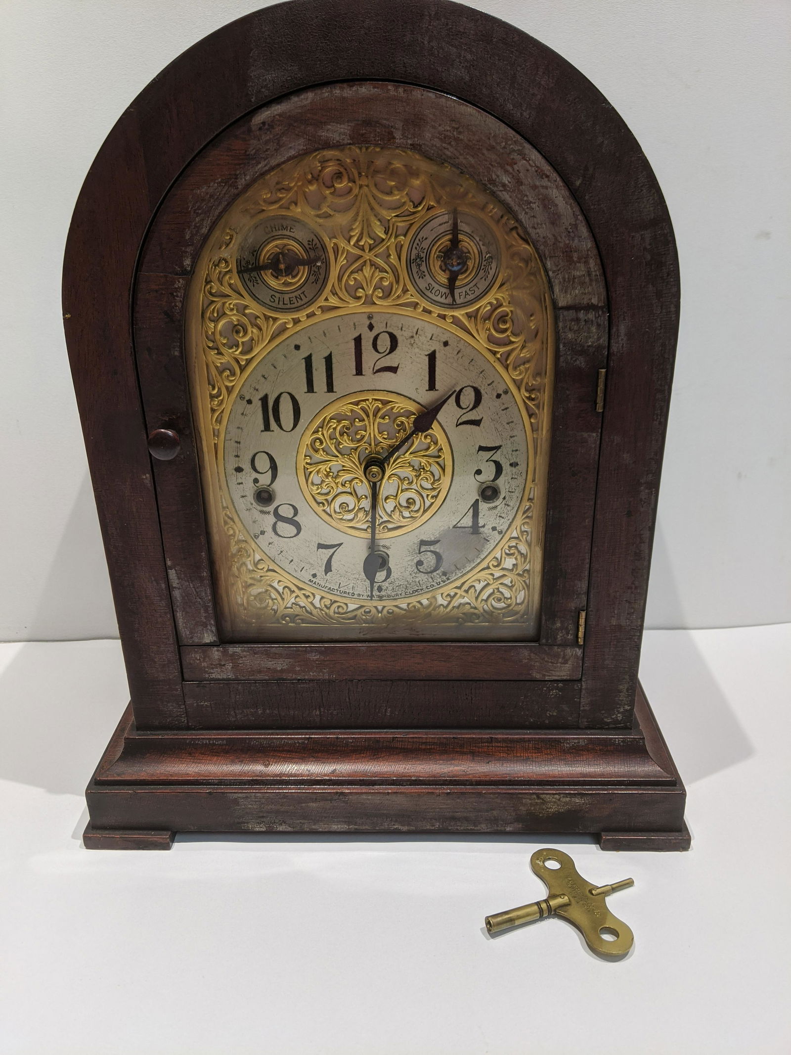 1915 Tombstone Waterbury Wood Mantel Clock (1 of 8)