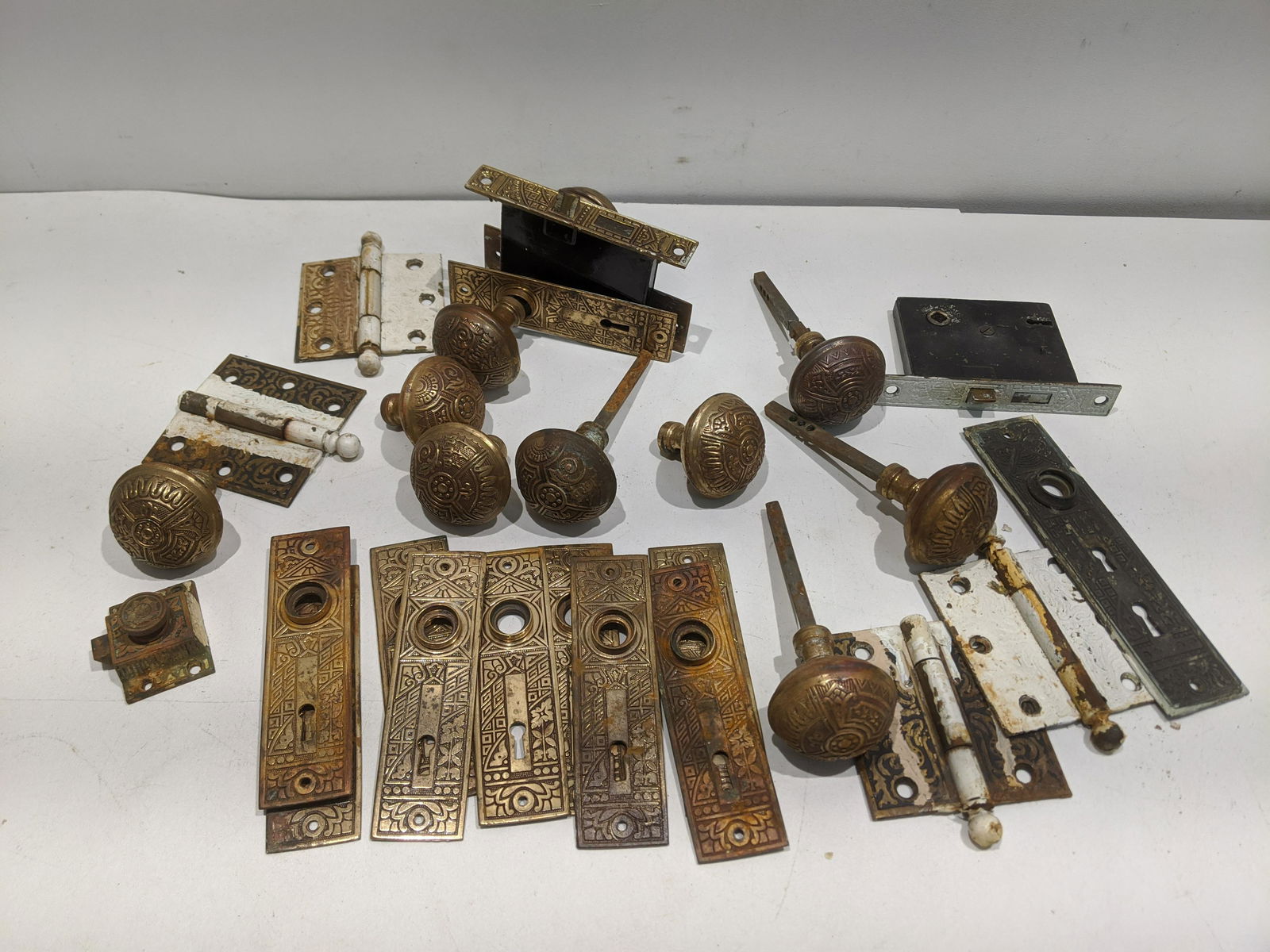 Lot Antique Brass Eastlake Hardware Door Knobs Hinges (1 of 8)