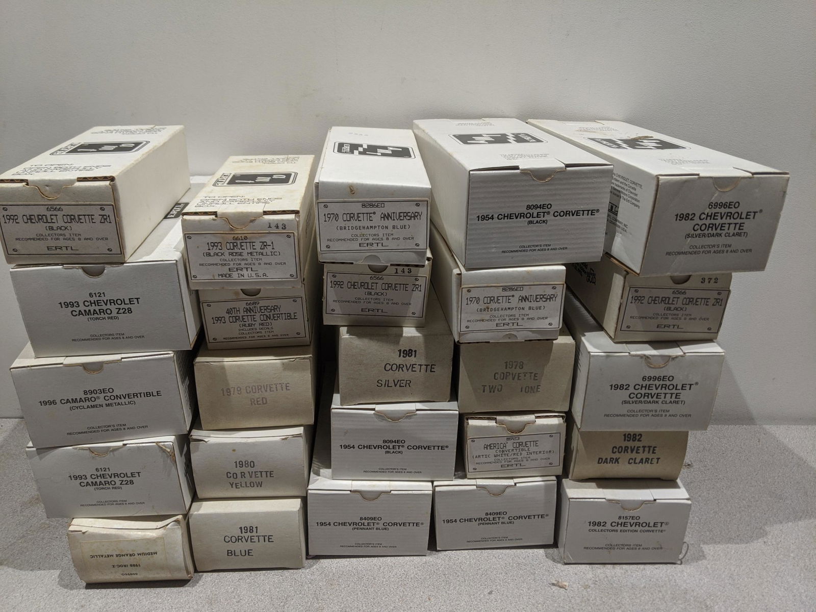 Lot 30 AMT Ertle Corvette Dealer Promo Models NOS (1 of 7)