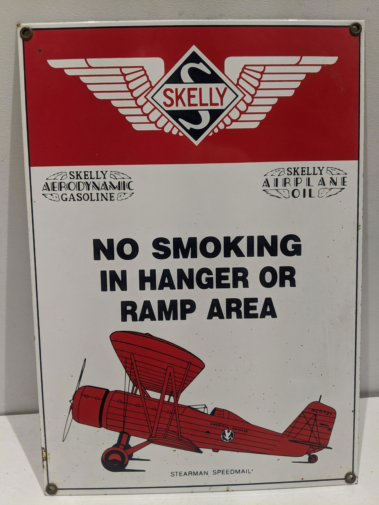 Skelly Airplane Oil Gasoline Porcelain Sign (1 of 5)