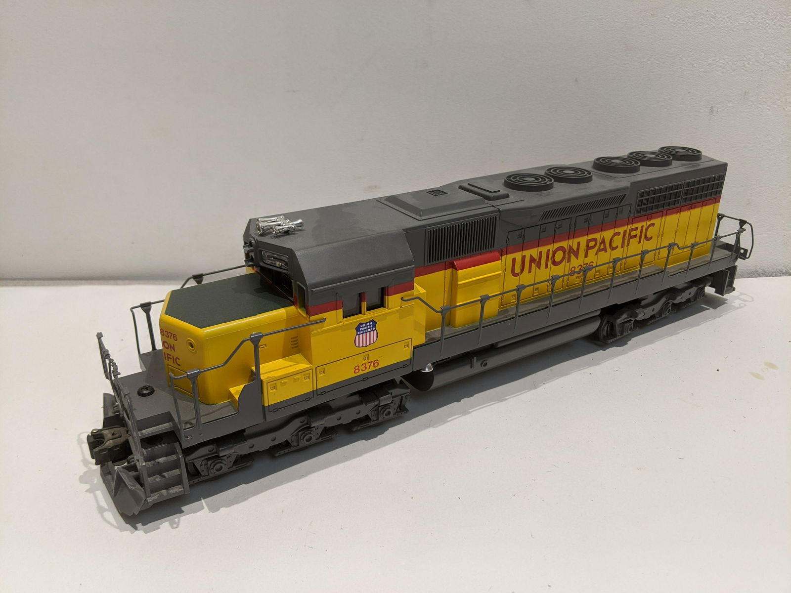 Lionel 6-8376 Union Pacific SD40 Diesel Locomotive (1 of 6)