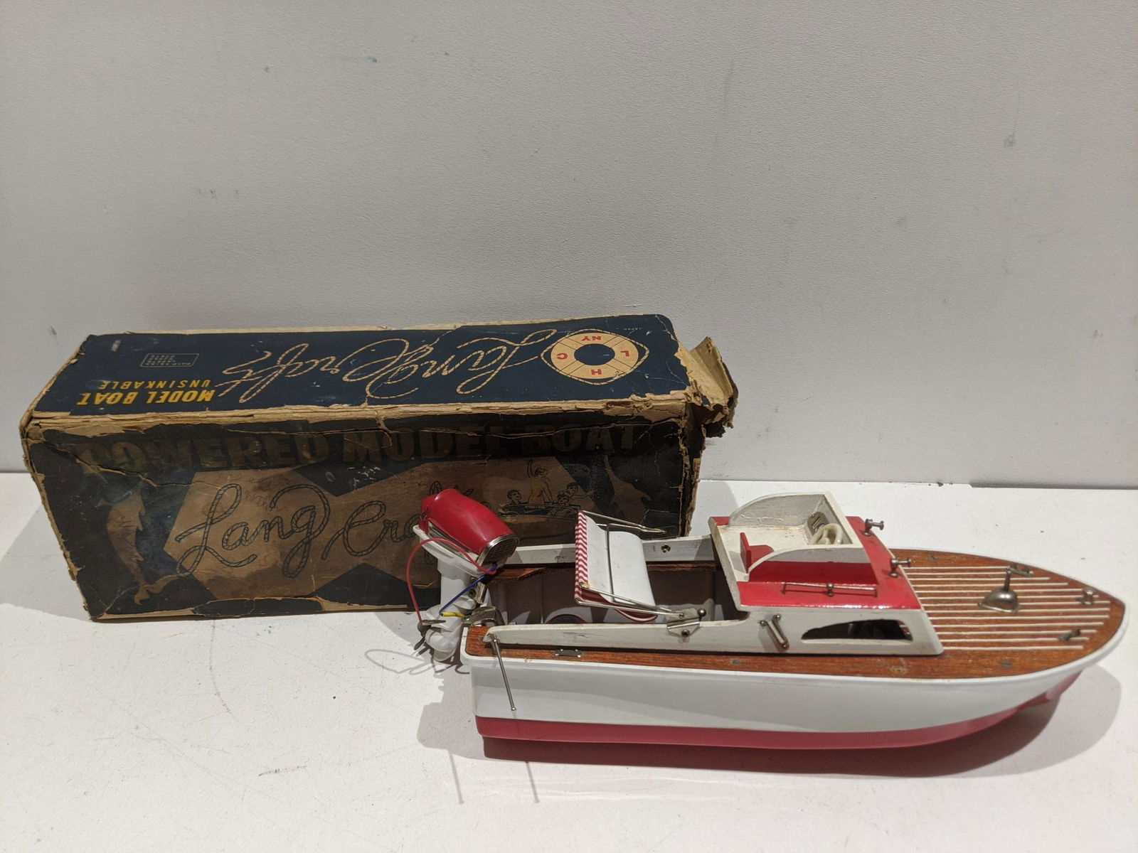 Vintage Langcraft Powered Motor Boat w/ Box & Outboard (1 of 9)