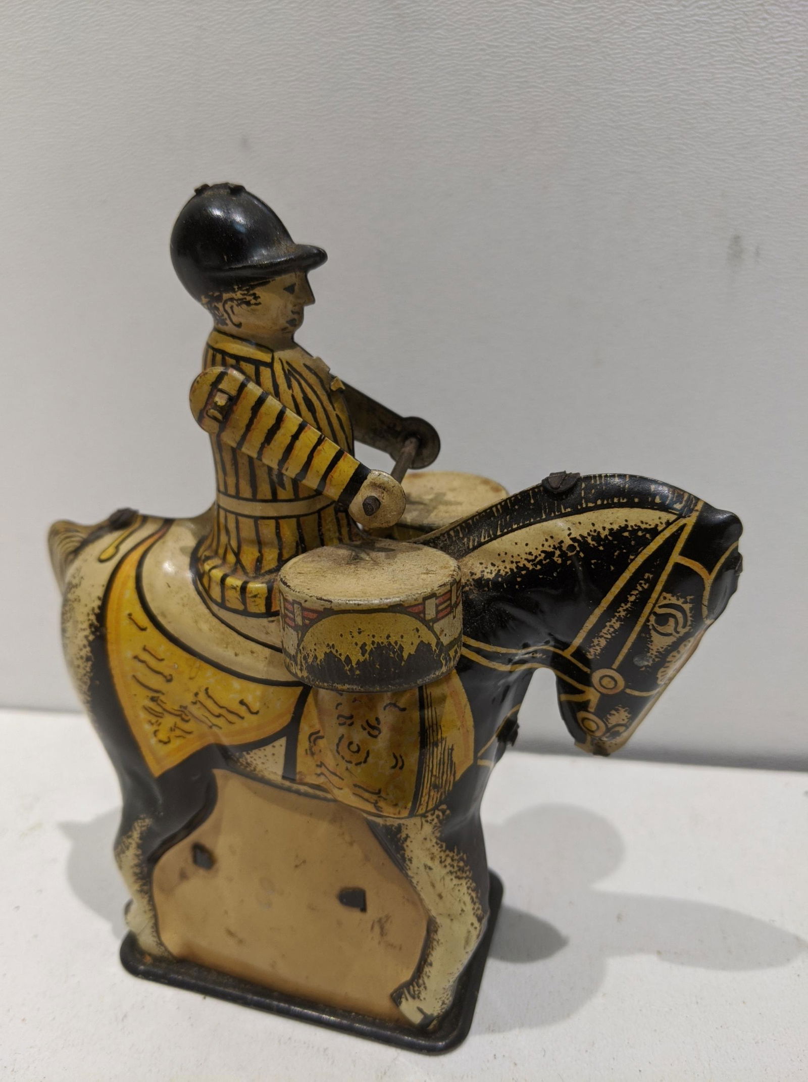 Antique Great Britain Tin Litho Drummer on Horse (1 of 7)
