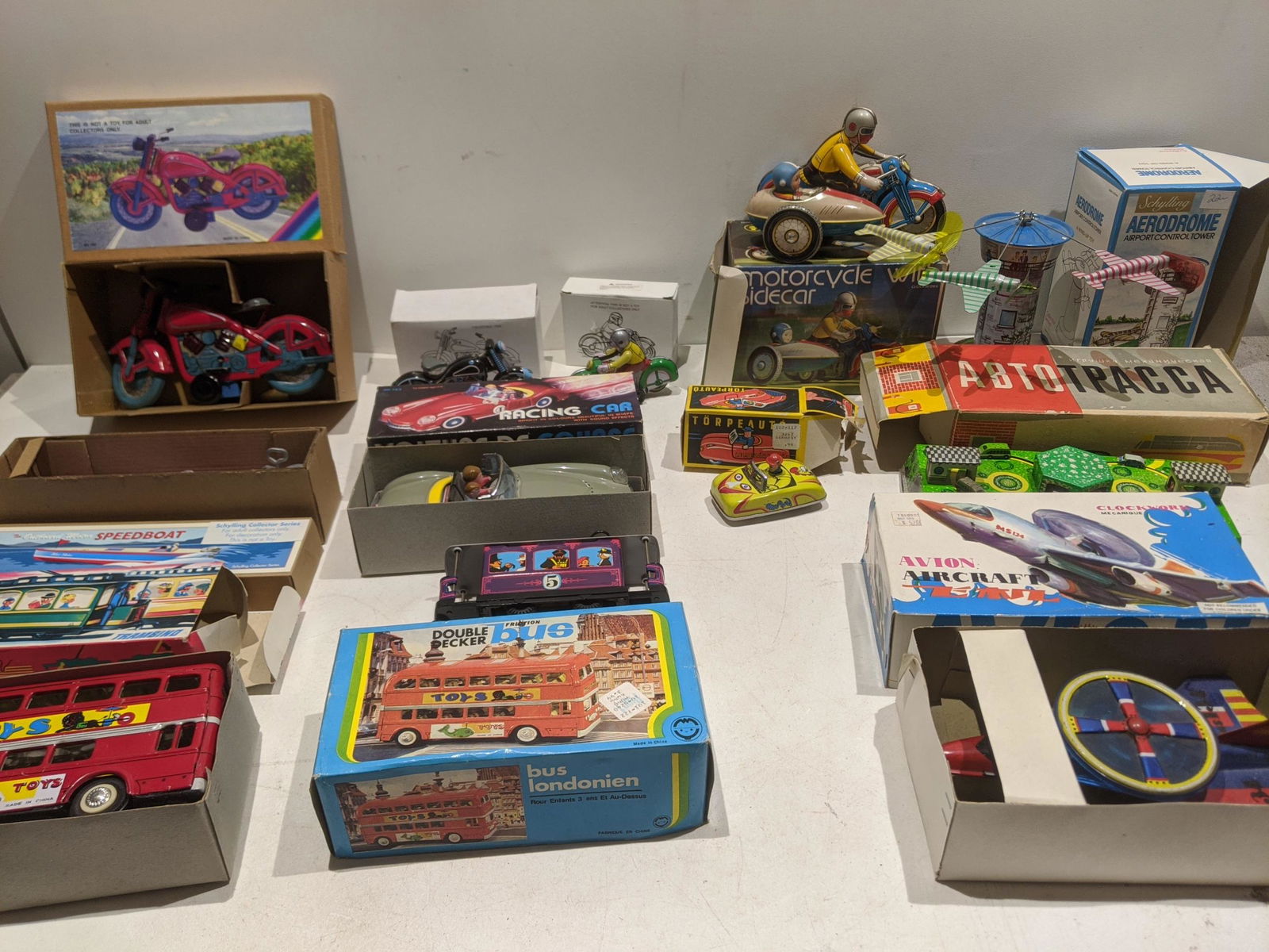 Lot 12 Assorted Vehicles Tin Litho Toys in Boxes (1 of 14)