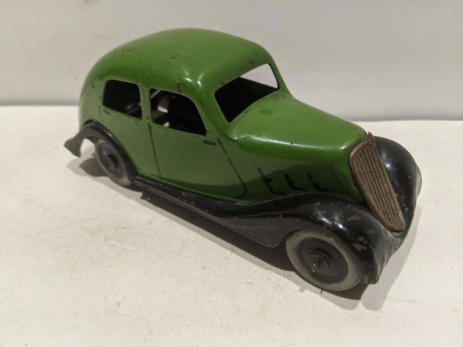 1930's French? Metal Friction Celta 4 Green Car (1 of 4)