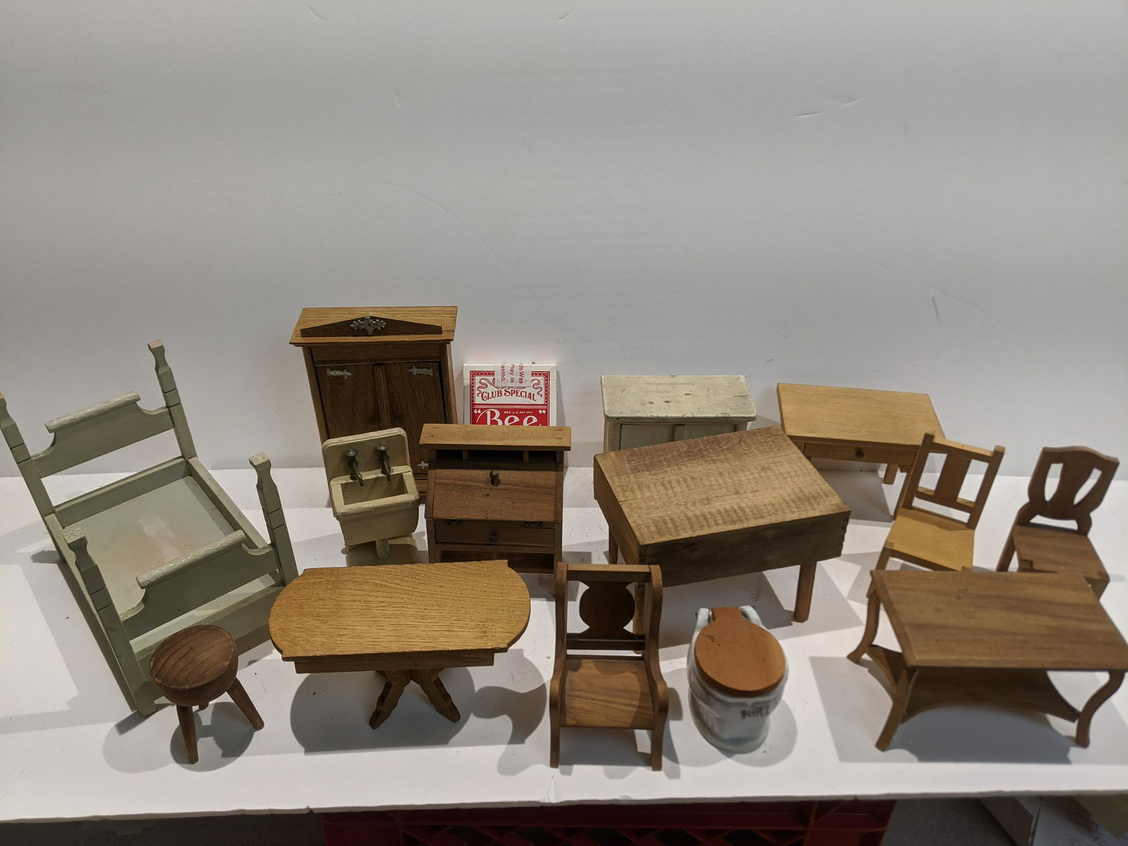 Lot 14 Large Scale Wooden Dollhouse Furniture (1 of 10)