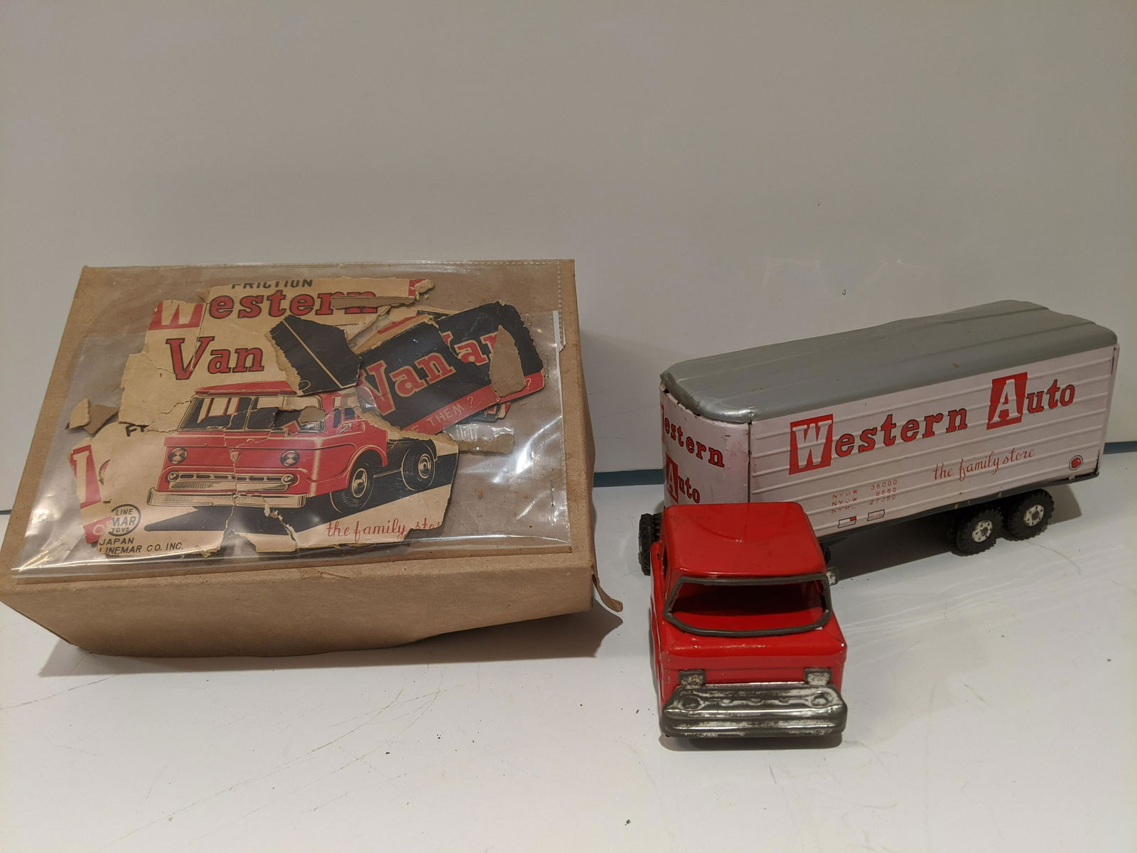 Linemar Tin Litho Friction Western Auto Truck & Trailer (1 of 9)