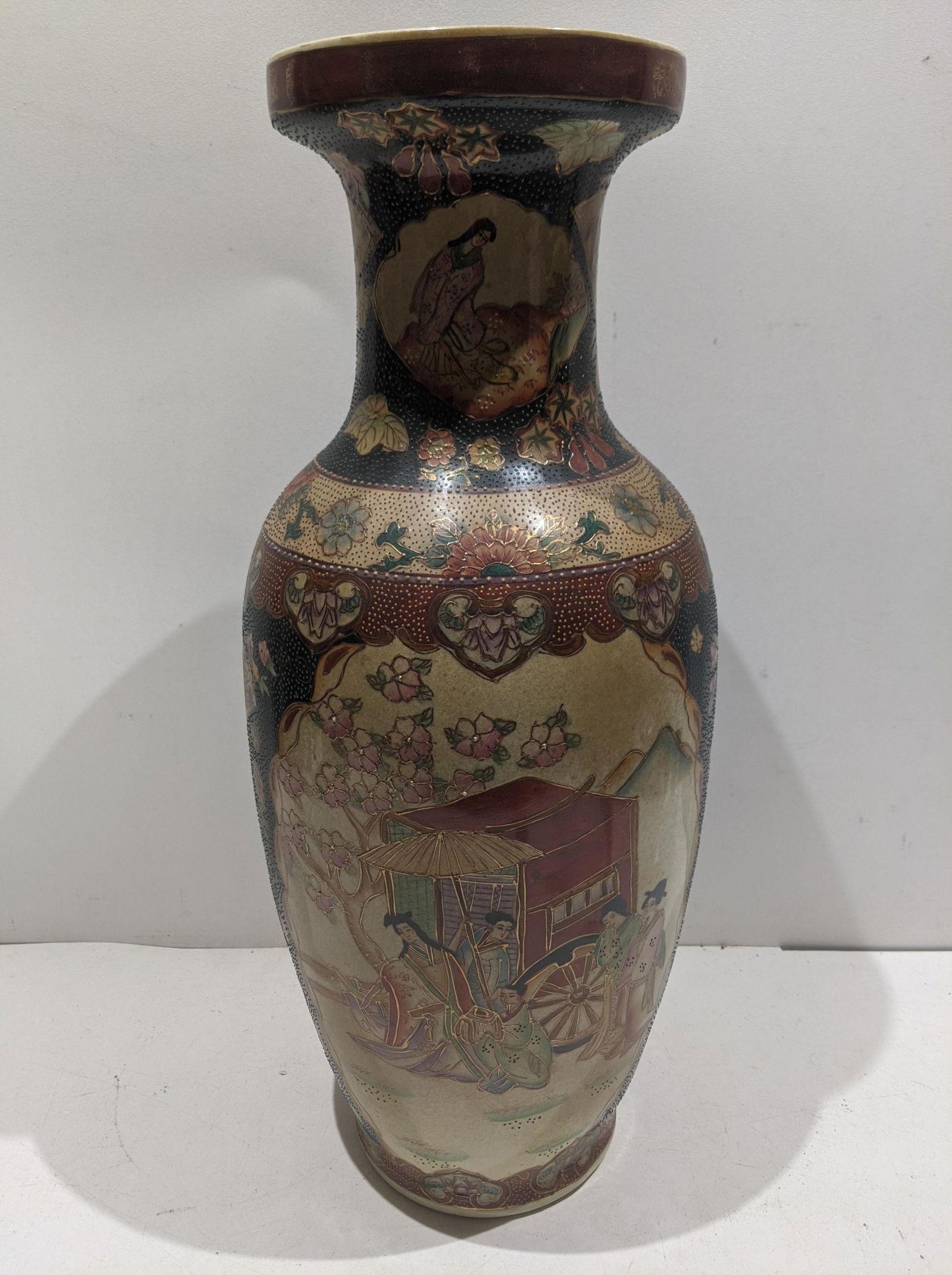 Large Vintage Satsuma Style Japanese Floor Vase (1 of 10)