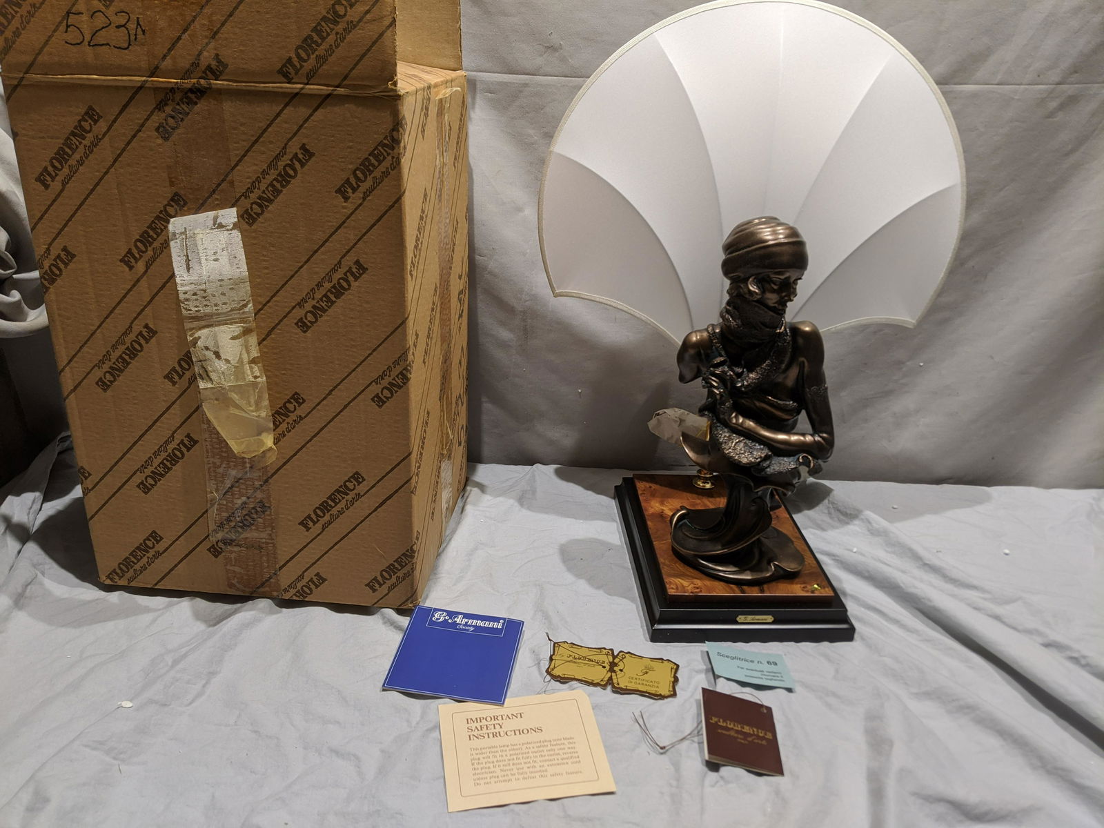 Giuseppe Armani Florence Sculpture Mystery Lamp & Shade (1 of 8)