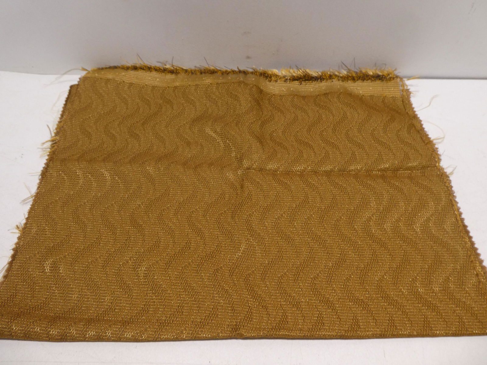 Antique Zenith & Walton Radio Swirl Grill Cloth: Antique Zenith & Walton Radio Swirl Grill Cloth for consoles. Not made anymore. Measurements in inches: 52 x 18 Condition:Good with no problems Shipping:We offer in-house shipping. Item(s) will be pac