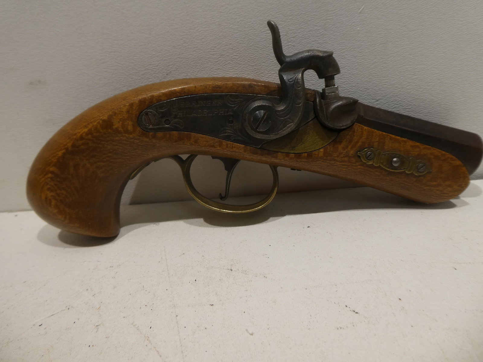 Replica Philadelphia Derringer Jukar Pistol Prop: Replica Philadelphia Derringer Jukar Pistol. Working black powder prop. Measurements in inches: 8 long Condition:Good with no problems Shipping:We offer in-house shipping. Item(s) will be packed after