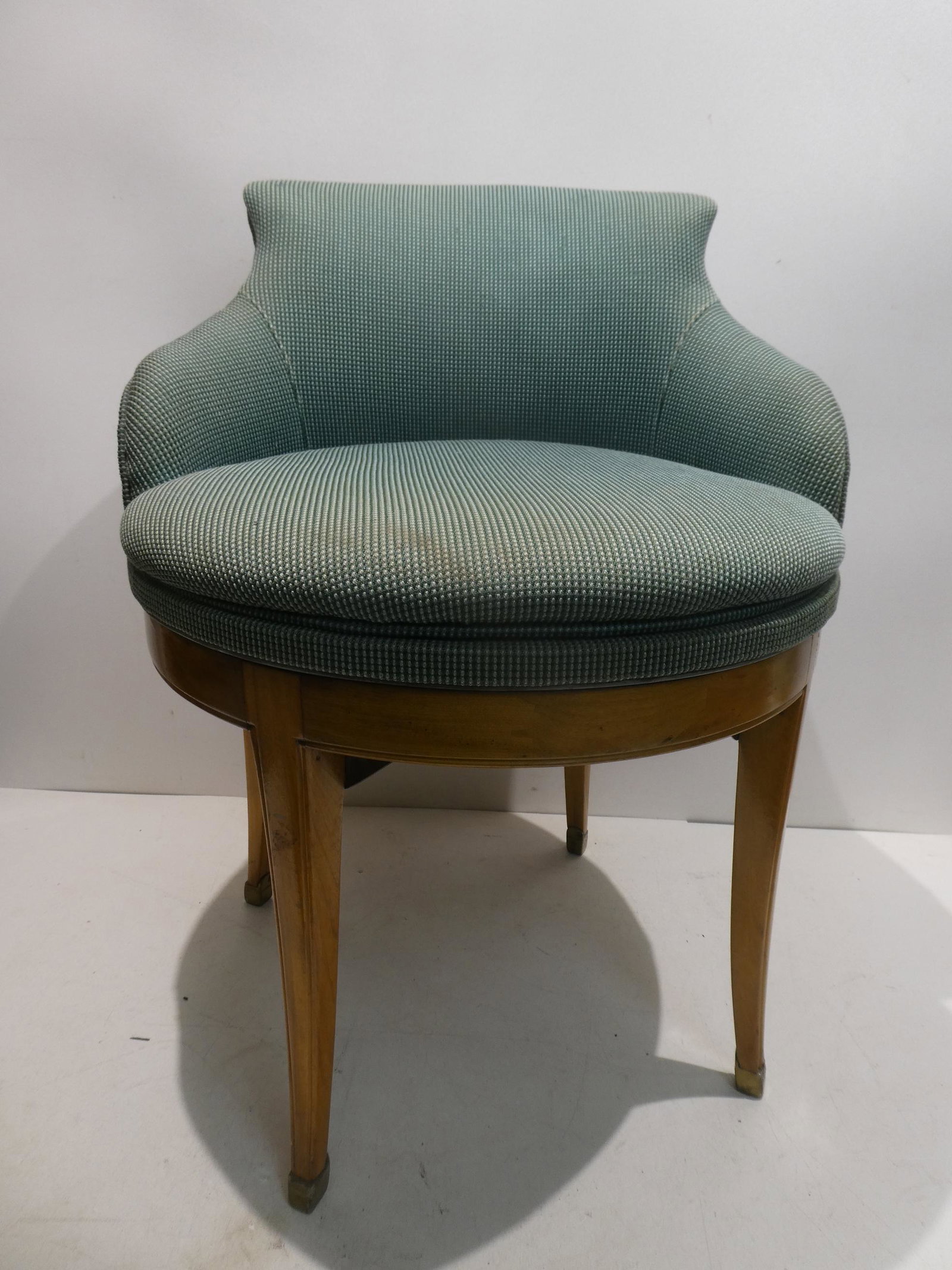 Antique Pullman CO Railroad Car Upholstered Chair: Antique Pullman CO Railroad Car Upholstered Swivel Chair, Marked in multiple places on the bottom. Measurements in inches: 27 high x 21 diameter Condition:Very clean with no problems Shipping:We offer