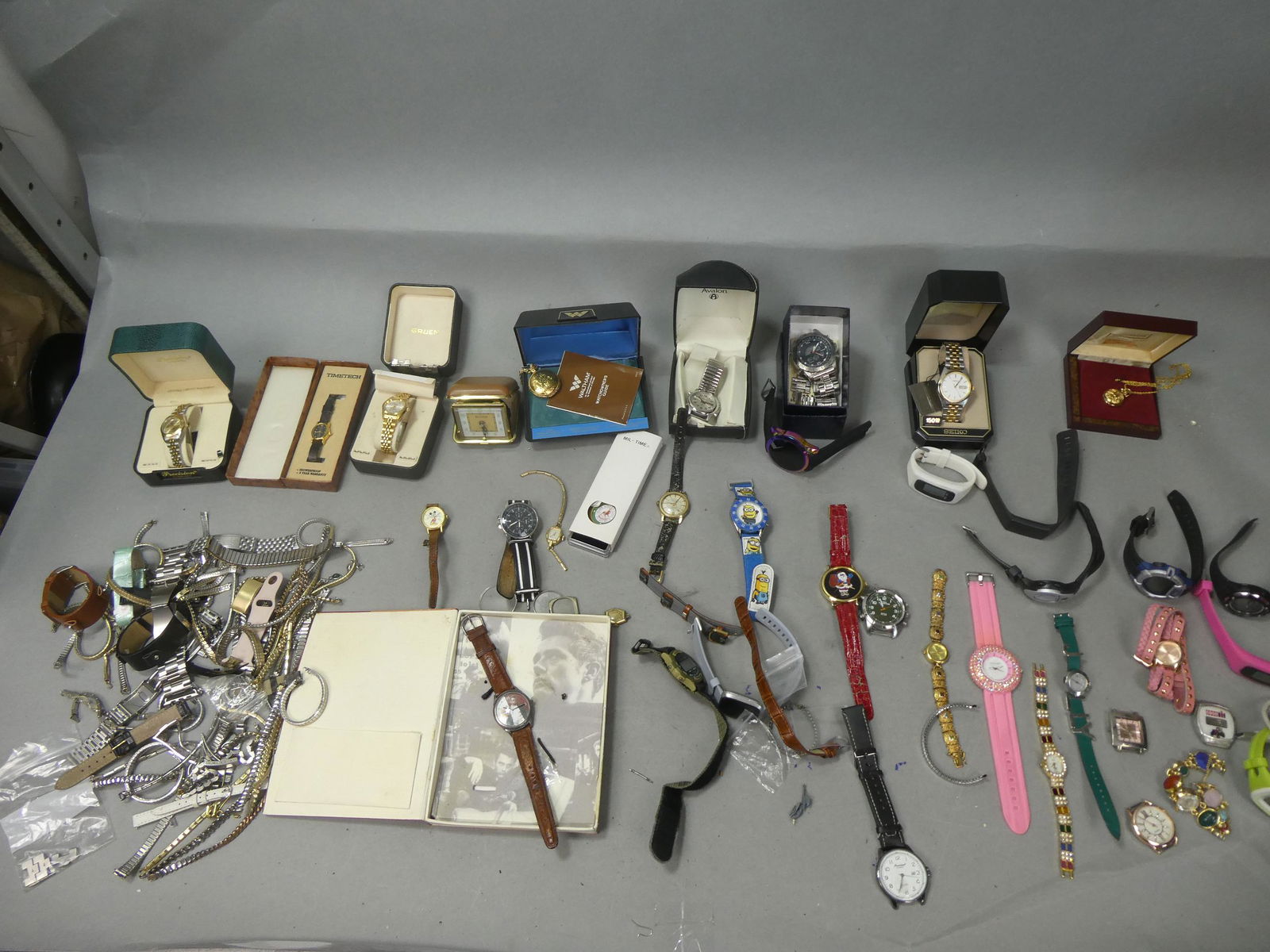 Large Lot Assorted Antique Vintage Watches Wristwatches (1 of 14)