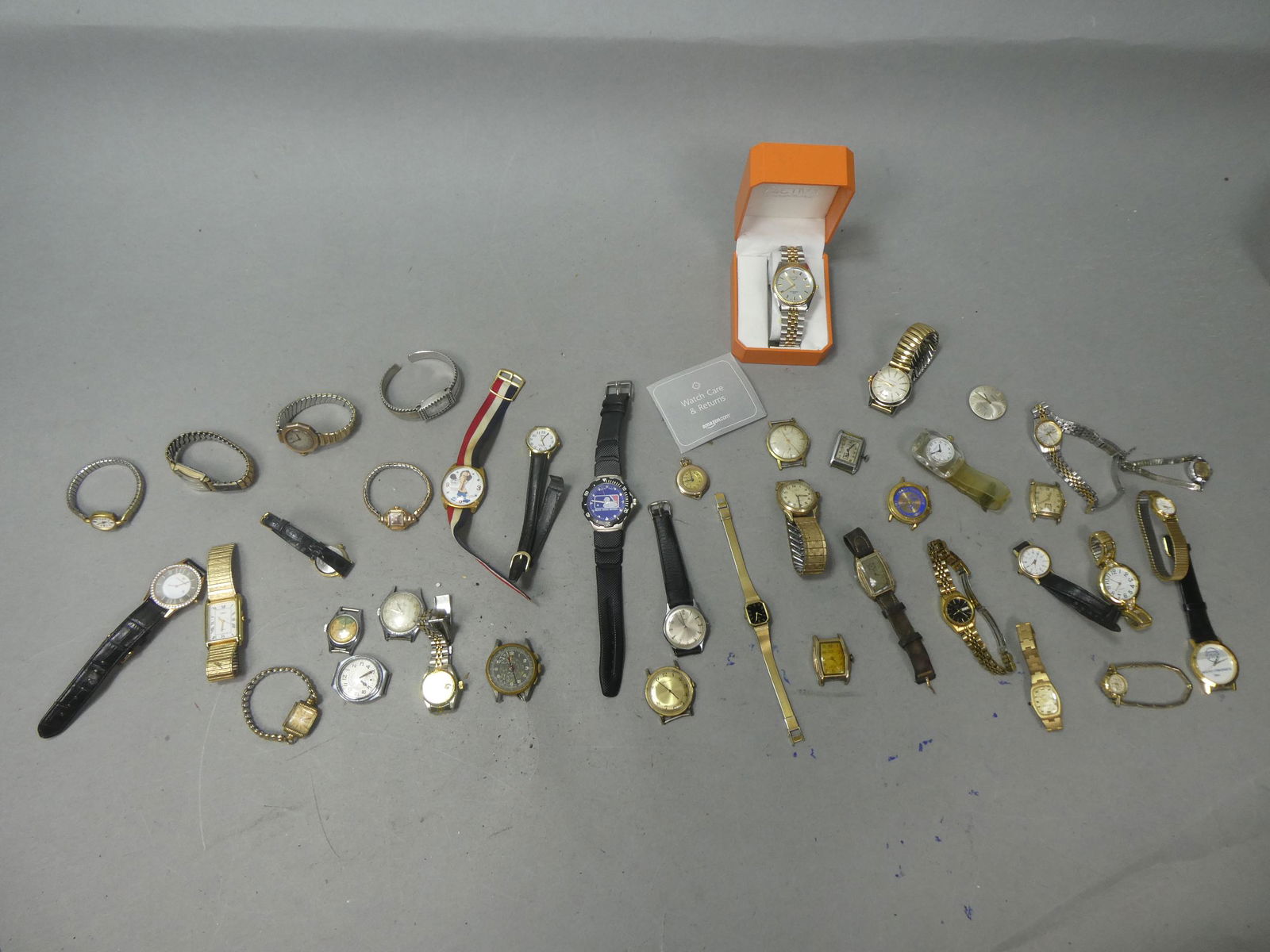 Large Lot Assorted Antique Vintage Watches Wristwatches (1 of 12)