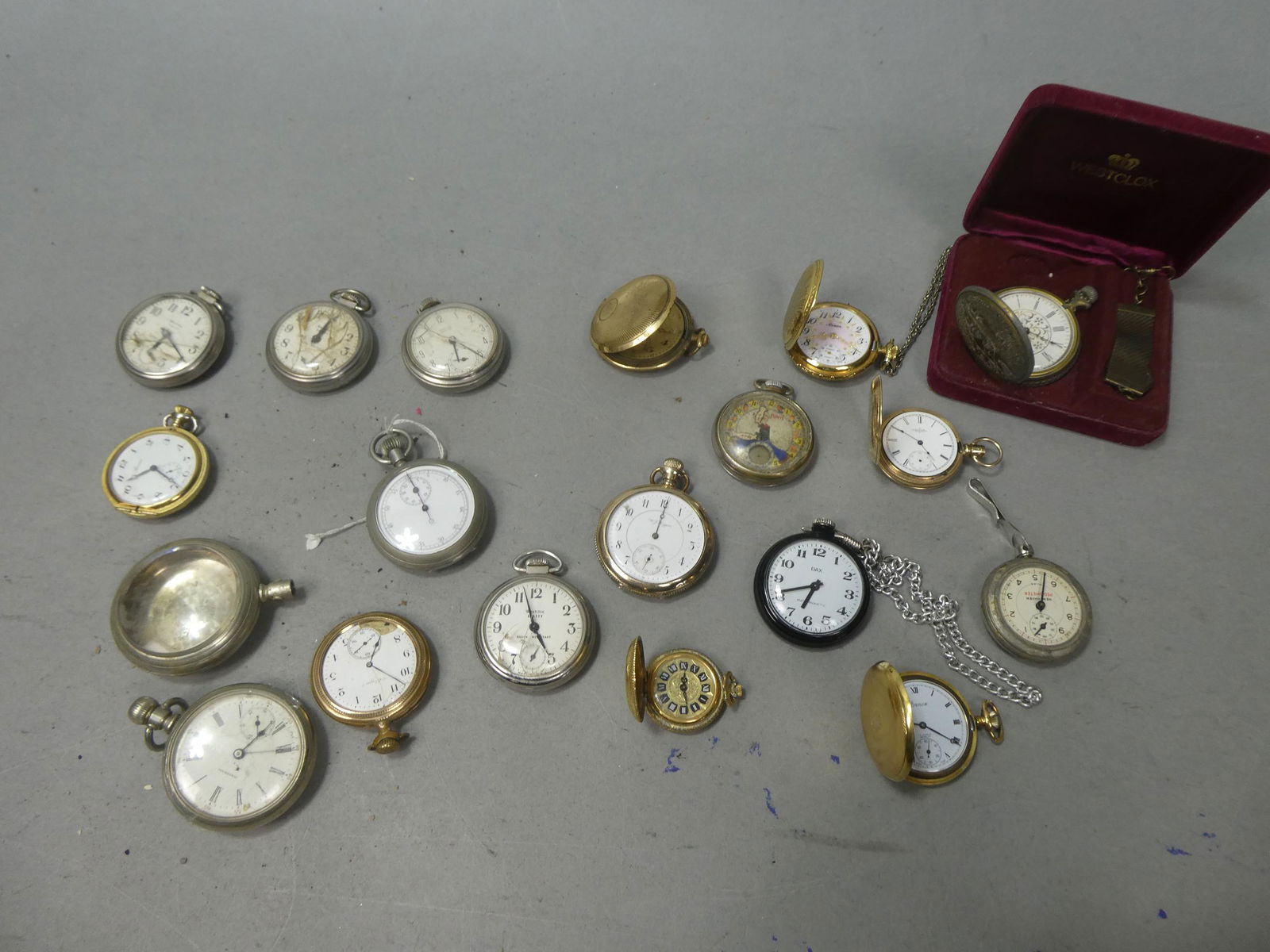 Large Lot Assorted Antique Vintage Pocket Watches (1 of 6)