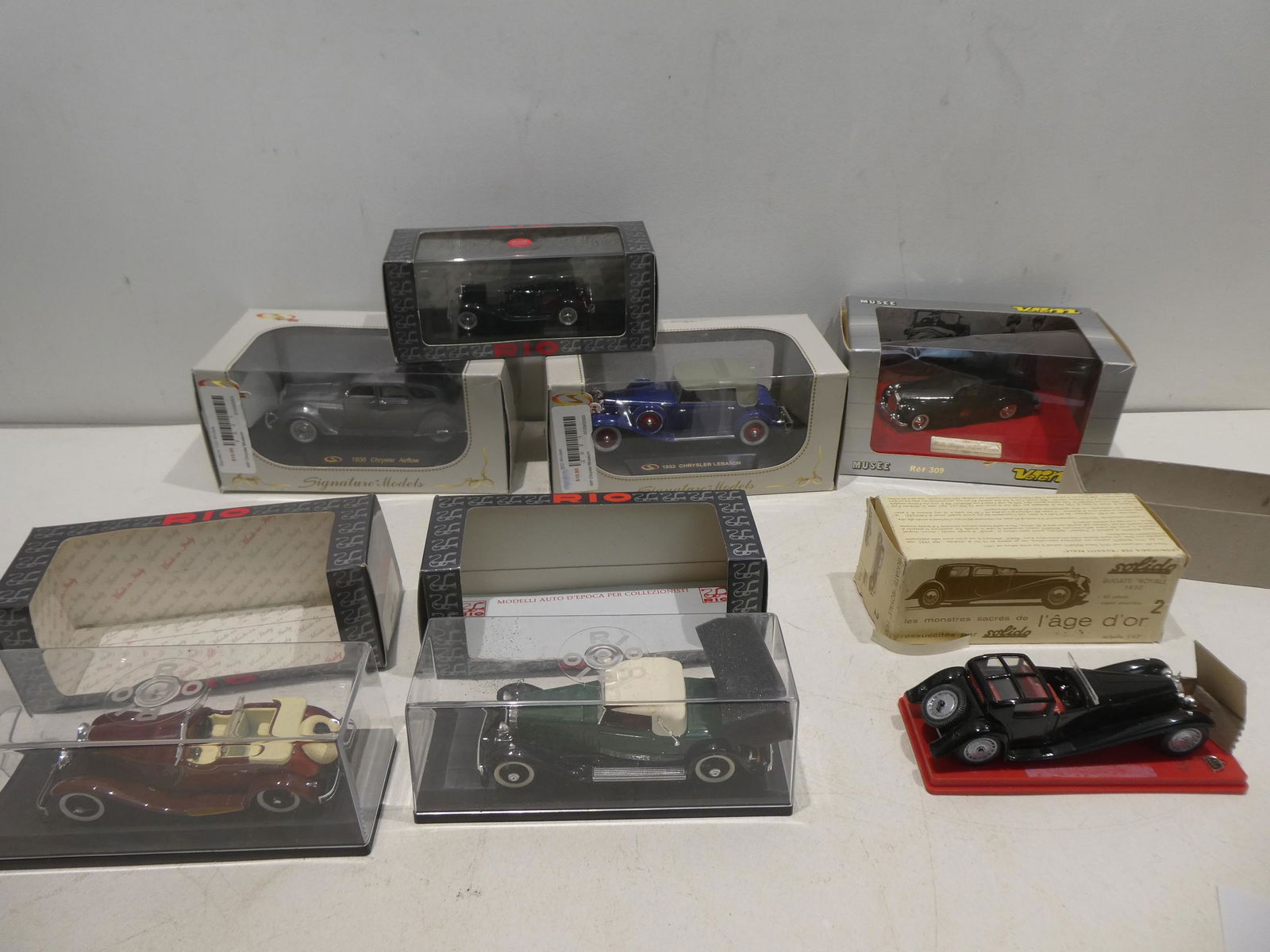 Lot 7 1/43 Scale Die Cast Models Rio Verem Signature (1 of 8)