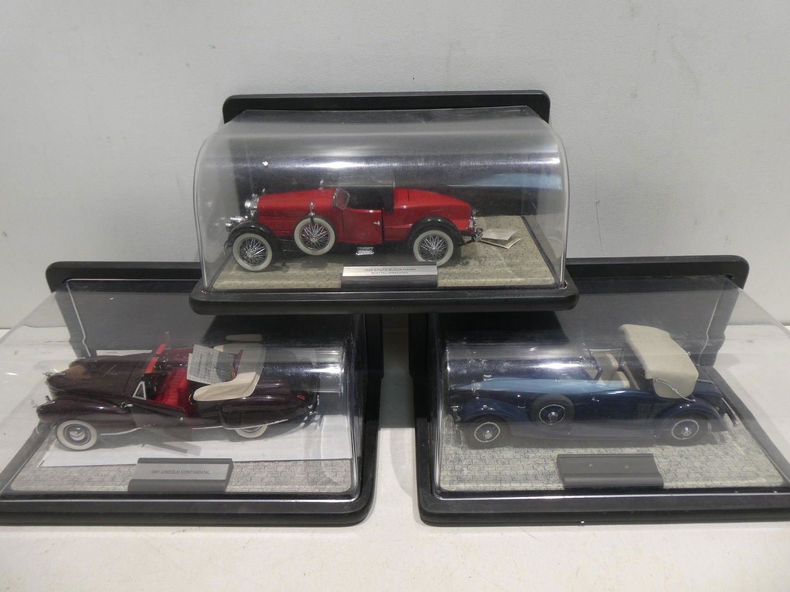 3 1/24 Die Cast Cars in Display Cases Franklin Mint etc (1 of 5)