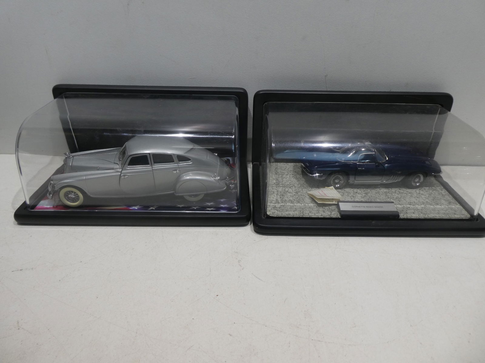 2 Franklin Mint 1/24 Corvette & Pierce Arrow Die Cast (1 of 4)