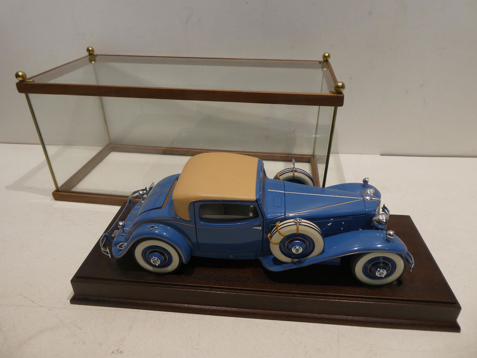 Danbury Mont 1/16 Die Cast 1929 Cord L-29 (1 of 7)