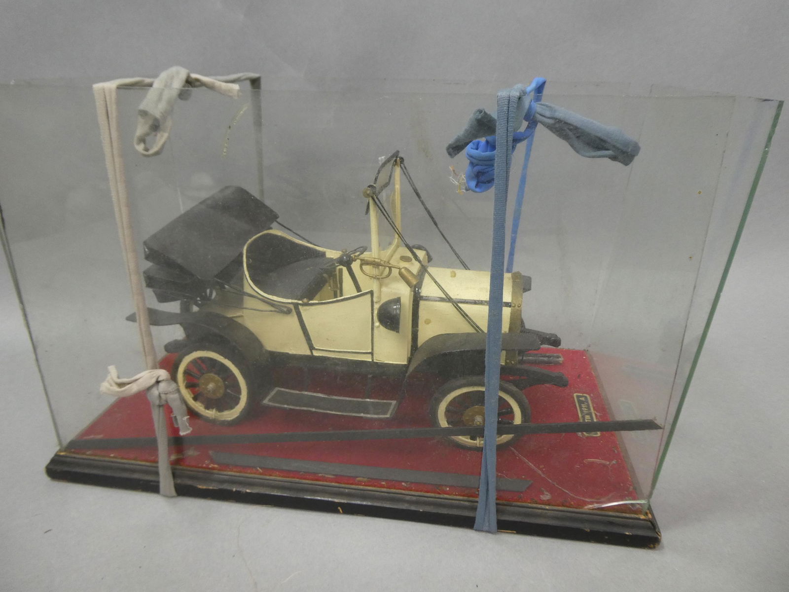 Vintage Homemade Model 1911 Austin A Car in Case (1 of 6)