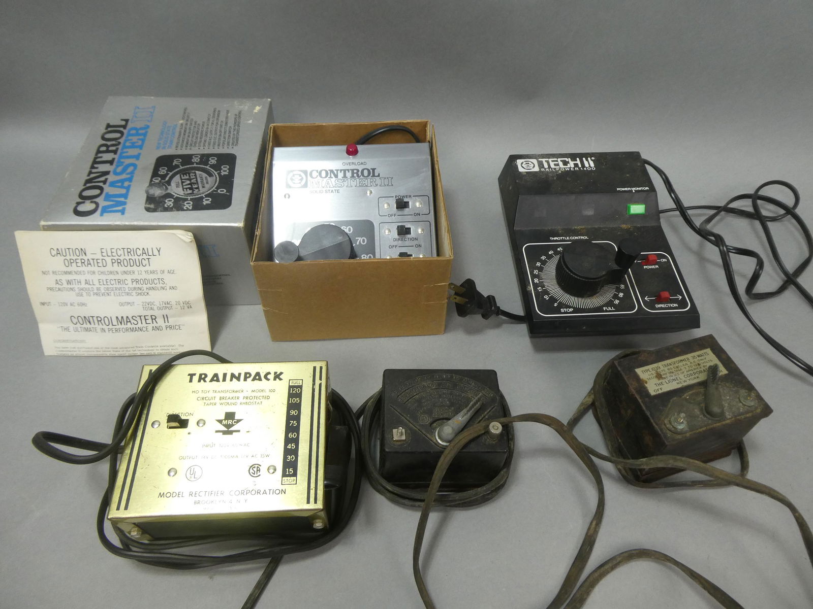 Lot 5 Train Transformers Tech II 1400 Control Master II (1 of 6)