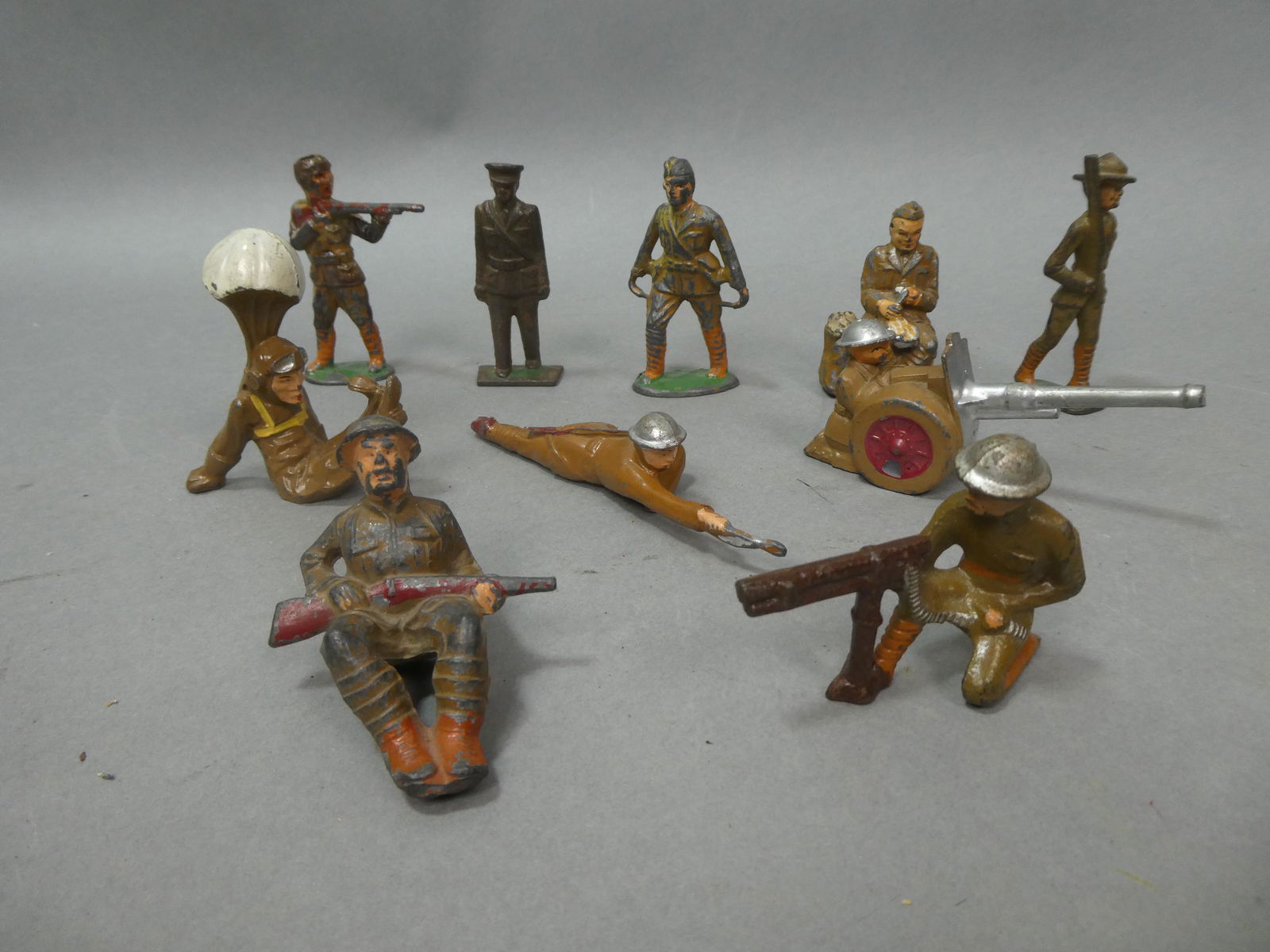 Lot 10 Barclay Manoil WWI Lead Solders Parachute etc (1 of 11)