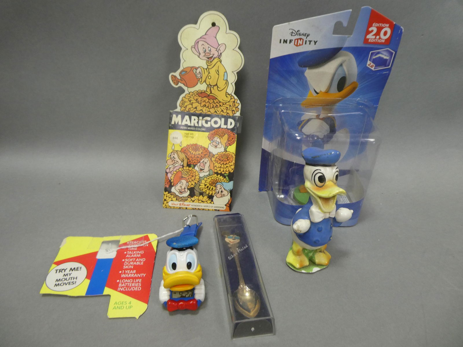 Lot 5 Vintage Disney Items Donald Duck etc (1 of 6)