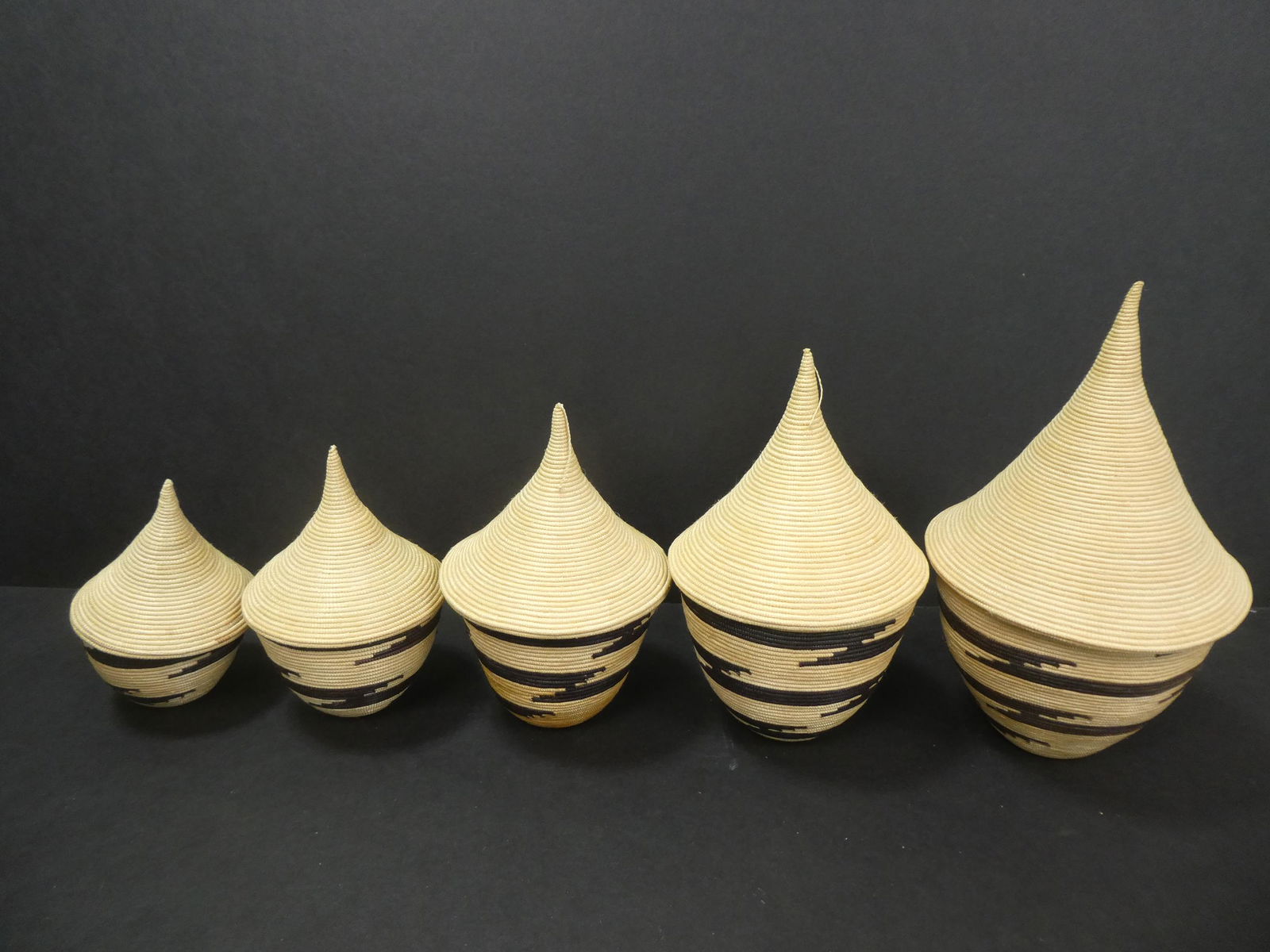 Set 5 Nesting African American Baskets w/ Lids (1 of 5)