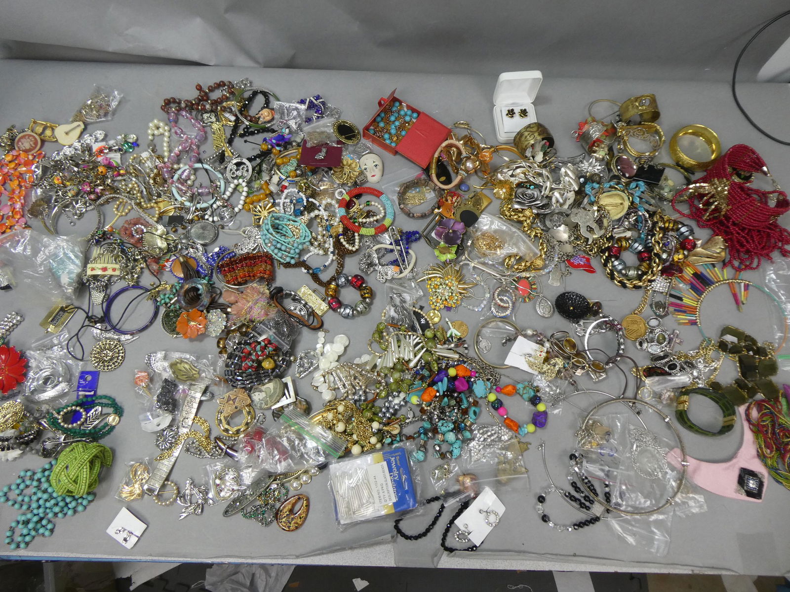 Huge Lot Assorted Jewelry 18 lbs Ring Pins Earrings etc (1 of 16)