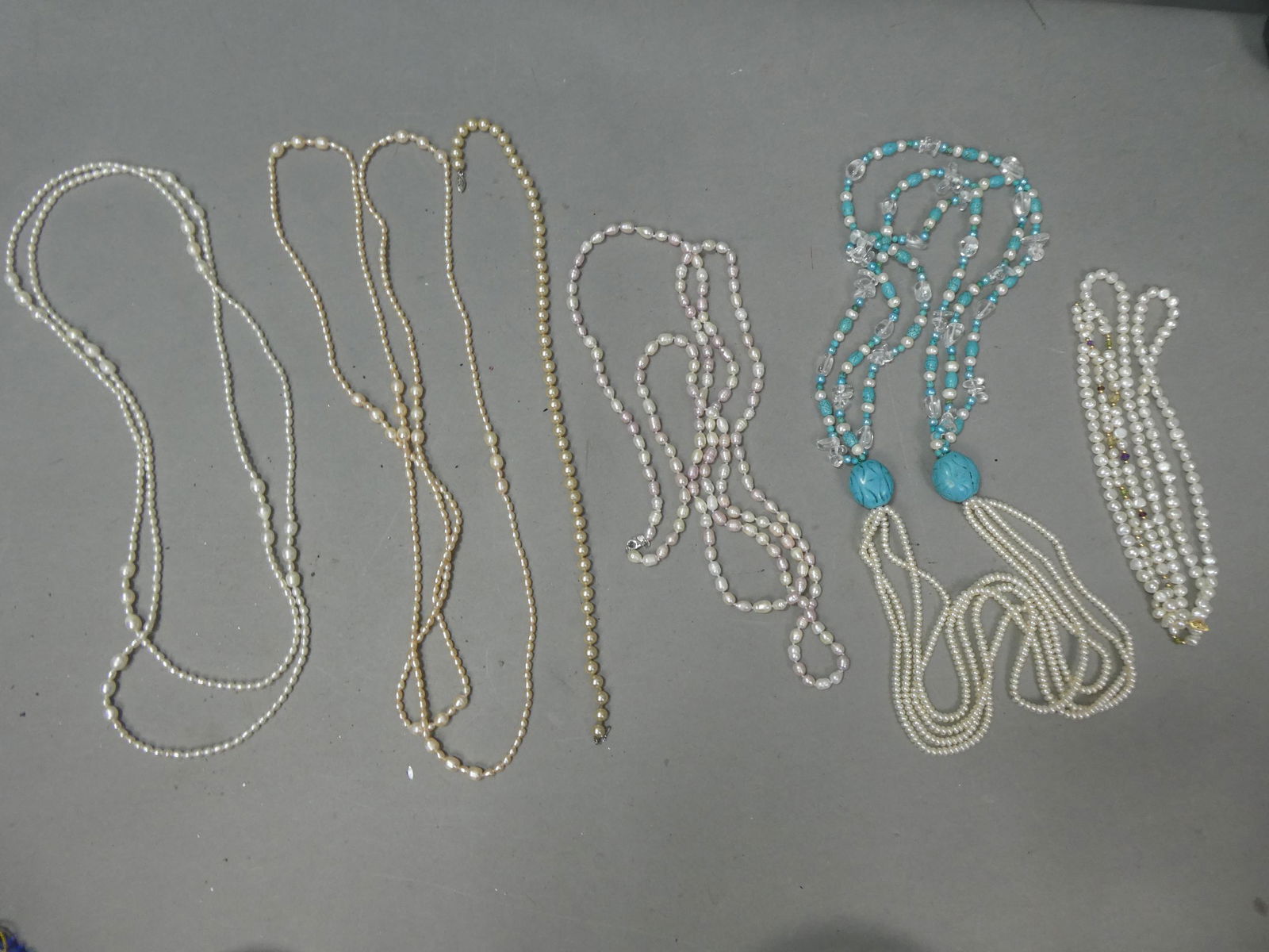 Lot 6 Assorted Vintage White Pearl Necklaces (1 of 7)