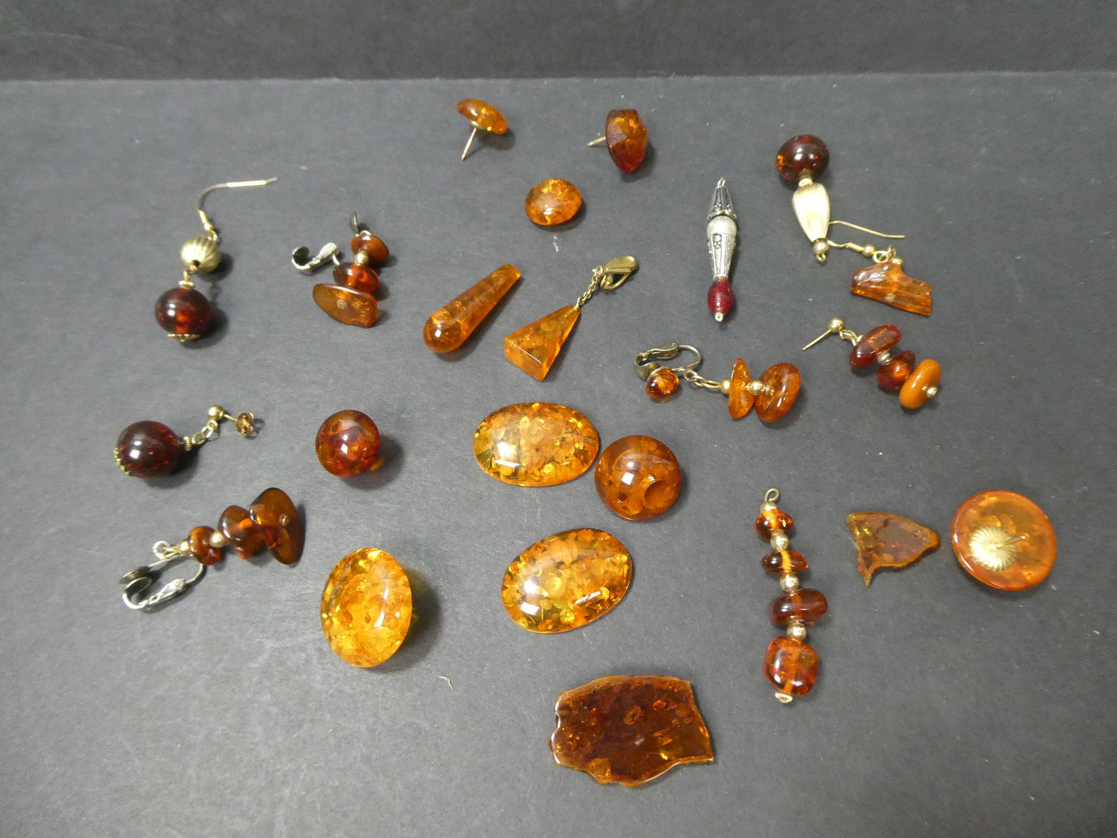 Lot 21 Assorted Amber Jewelry Stones & Earrings (1 of 9)