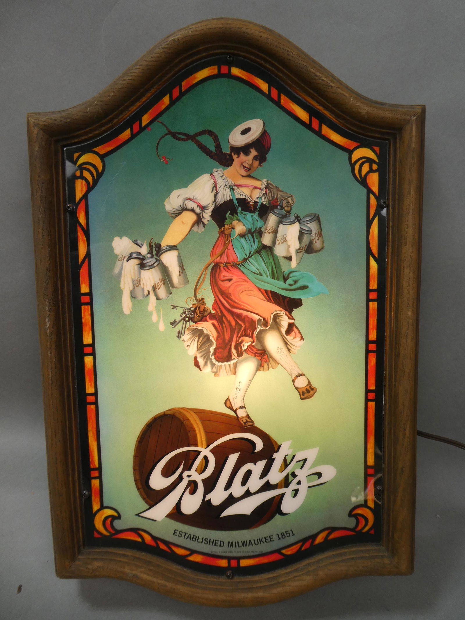 1984 Plastic Blatz Beer Light Up Sign w/ Dancing Girl: 1984 Plastic Blatz Beer Light Up Sign w/ Dancing Girl. Measurements in inches: 13 x 19 Condition:Works fine, has normal wear with age Shipping:We offer in-house shipping. Item(s) will be packed after
