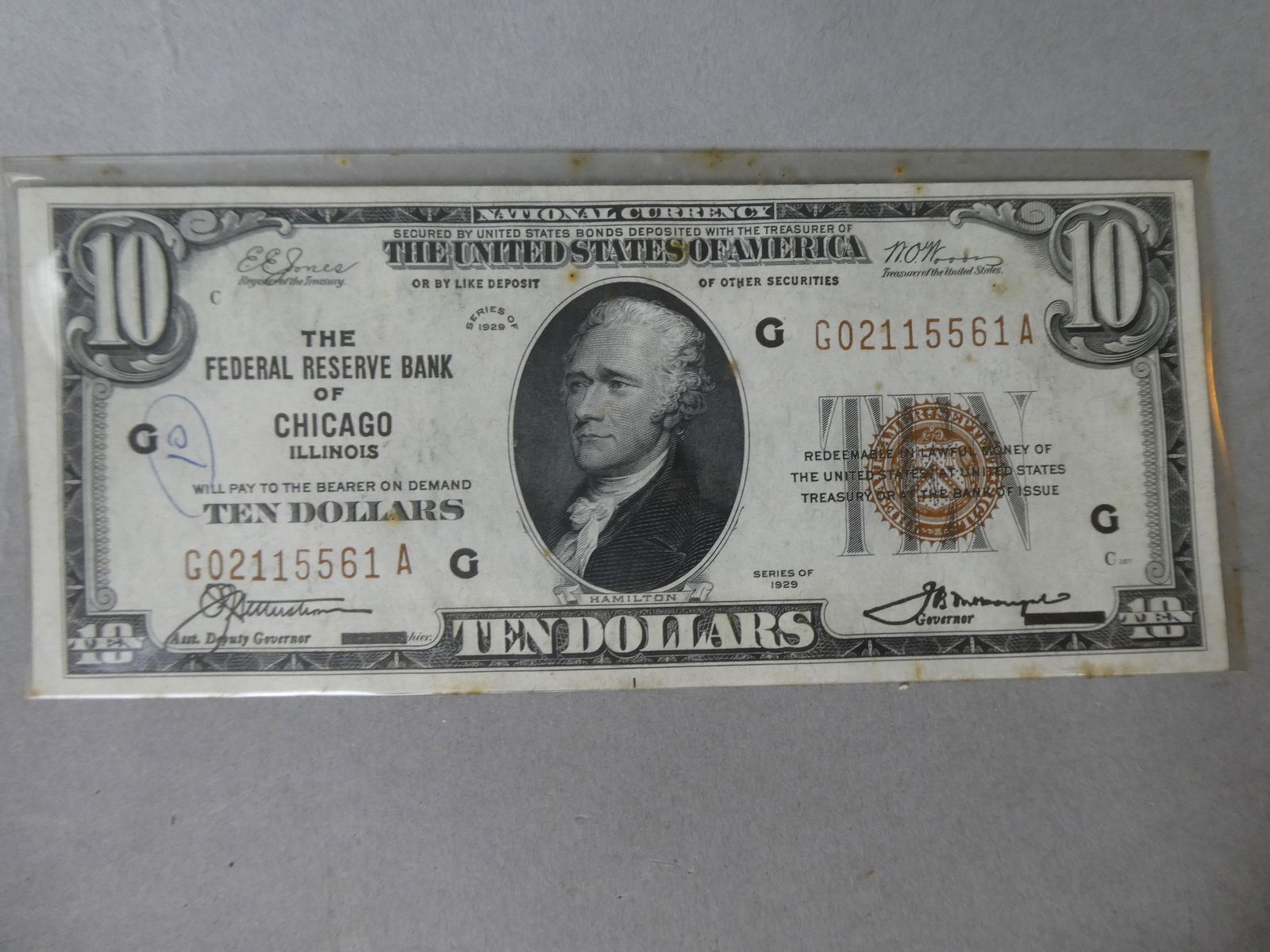 1929 Chicago Federal Reserve Bank 10 Dollar Bill: 1929 Chicago Federal Reserve Bank 10 Dollar Bill. Condition:See photos for condition Shipping:We offer in-house shipping. Item(s) will be packed after invoice is paid and shipping charge will be invoi