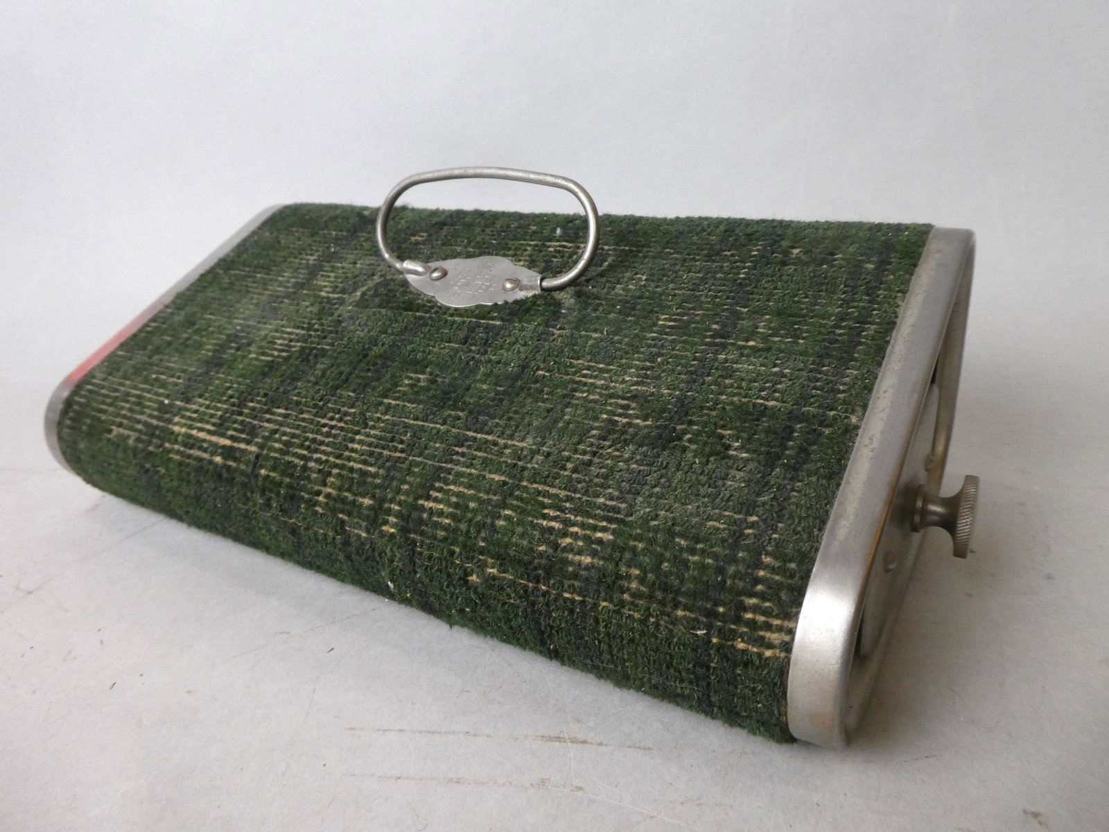 1910 Ford Model T Clark Heater 7D Heated Auto Foot Rest: 1910 Ford Model T Clark Heater 7D Heated Auto Foot Rest by Chicago Flexible Shaft Co. Measurements in inches: 14 x 9 x 5 Condition:Normal wear with age and use Shipping:We offer in-house shipping. Ite