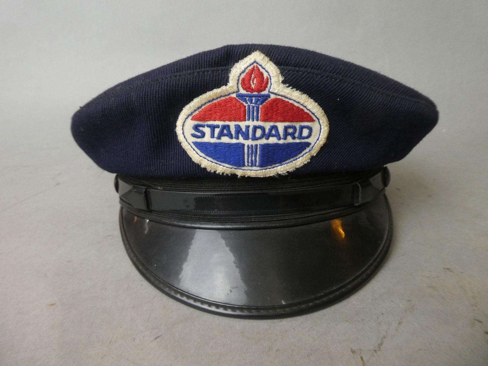Early Standard Gas Station Attendant Cap Hat Goldfish: Early Standard Gas Station Attendant Cap Hat by Goldfish Uniforms. Measurements in inches: size 6 7/8 Condition:Needs a good cleaning Shipping:We offer in-house shipping. Item(s) will be packed after