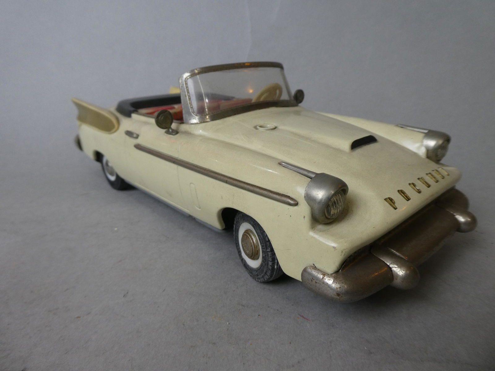 1958 Schuco Packard Hawk Synchromatic 5700 Battery Op: 1958 Schuco Packard Hawk Synchromatic 5700 Battery Op. Measurements in inches: 11 long Condition:Not tested, battery compart has some rust Shipping:We offer in-house shipping. Item(s) will be packed a