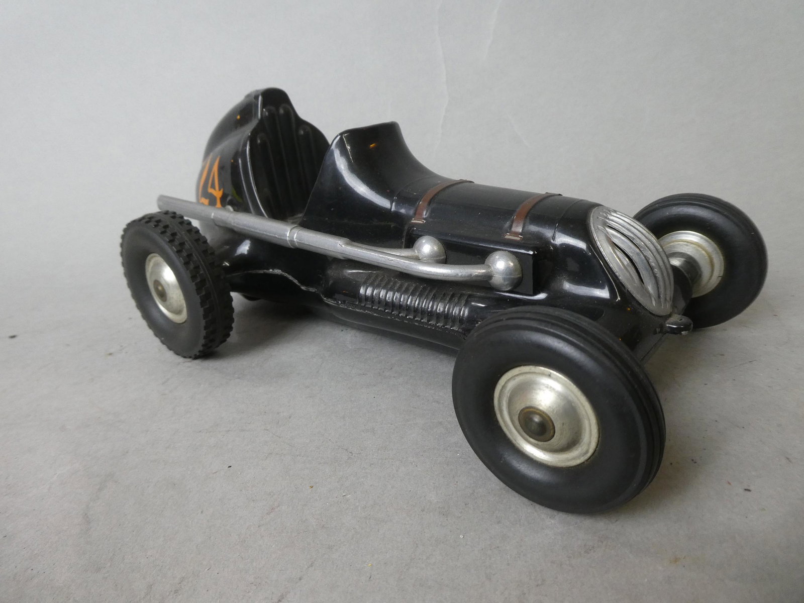 1950's Thimble Drome Sprint Car Ray Cox Champion: 1950's Metal Thimble Drome Sprint Car, Ray Cox Champion. Measurements in inches: 10 long Condition:Normal wear with age and use Shipping:We offer in-house shipping. Item(s) will be packed after invoic