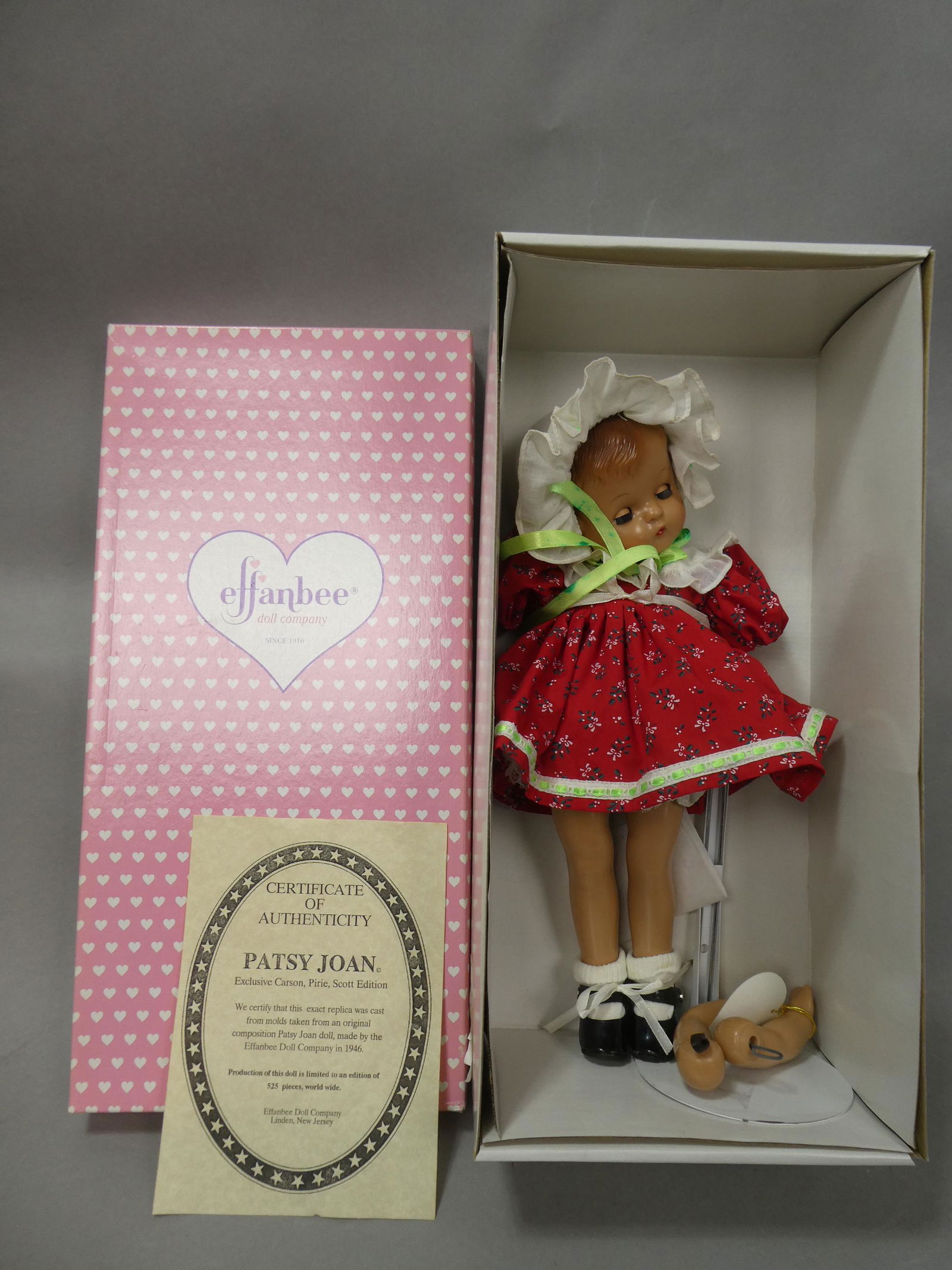 Effanbee Doll Legends Patsy Joan SV 933 In Box: 1985 Effanbee Doll Legends Patsy Joan SV 933 In Box with certificate of authenticity and stand. Measurements in inches: 15 high Condition:Needs restringing Shipping:We offer in-house shipping. Item(s)