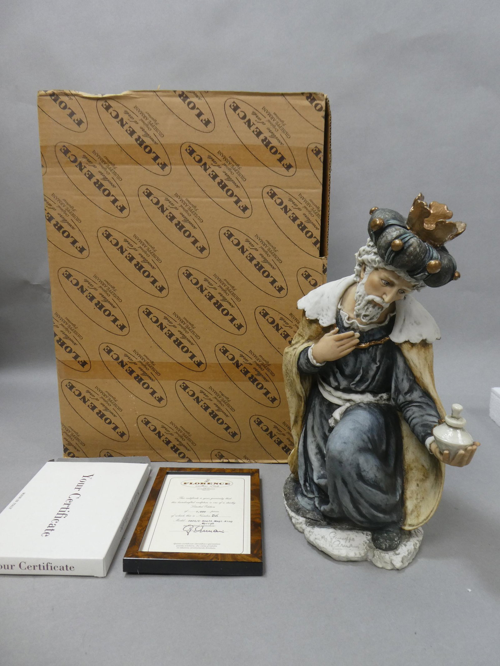 Guiseppe Armani Florence Knelt Magi King Sculpture: Guiseppe Armani Florence Knelt Magi King Myrrah Sculpture 1025/C in box with certificate of authenticity. Limited Edition 56/1000.. Measurements in inches: 13 high Condition:Good with no problems Ship