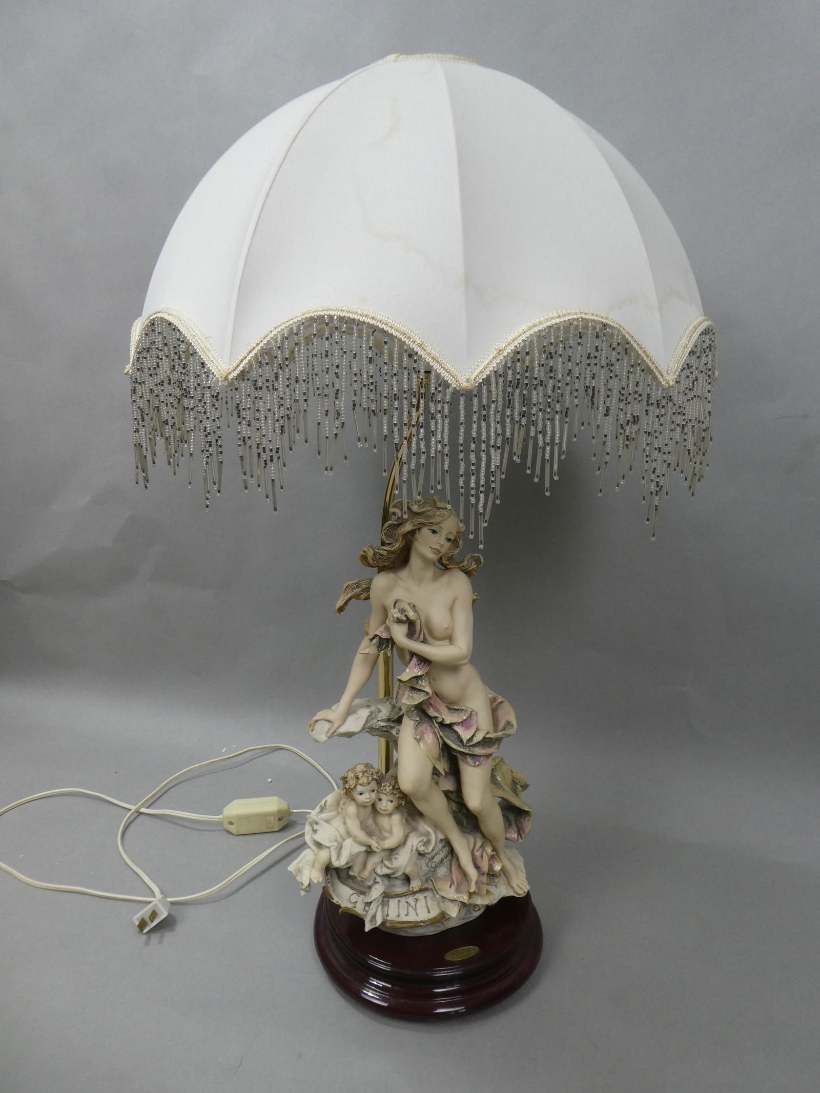 Guiseppe Armani Florence Gemini Nude Woman Table Lamp: Guiseppe Armani Florence Gemini Nude Woman Table Lamp with shade. Limited Edition 4700/5000. Measurements in inches: 30 high Condition:Used, shade has a stain Shipping:We offer in-house shipping. Item