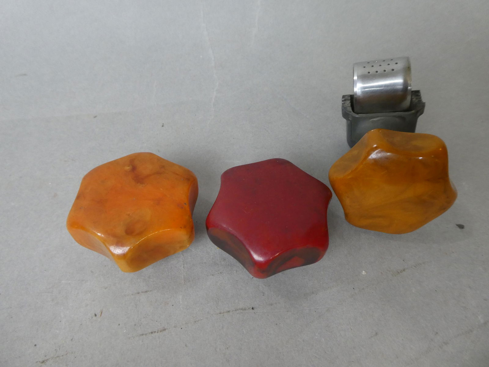 Lot 3 1940's Steering Wheel Gear Shift Bakelite Knobs (1 of 4)