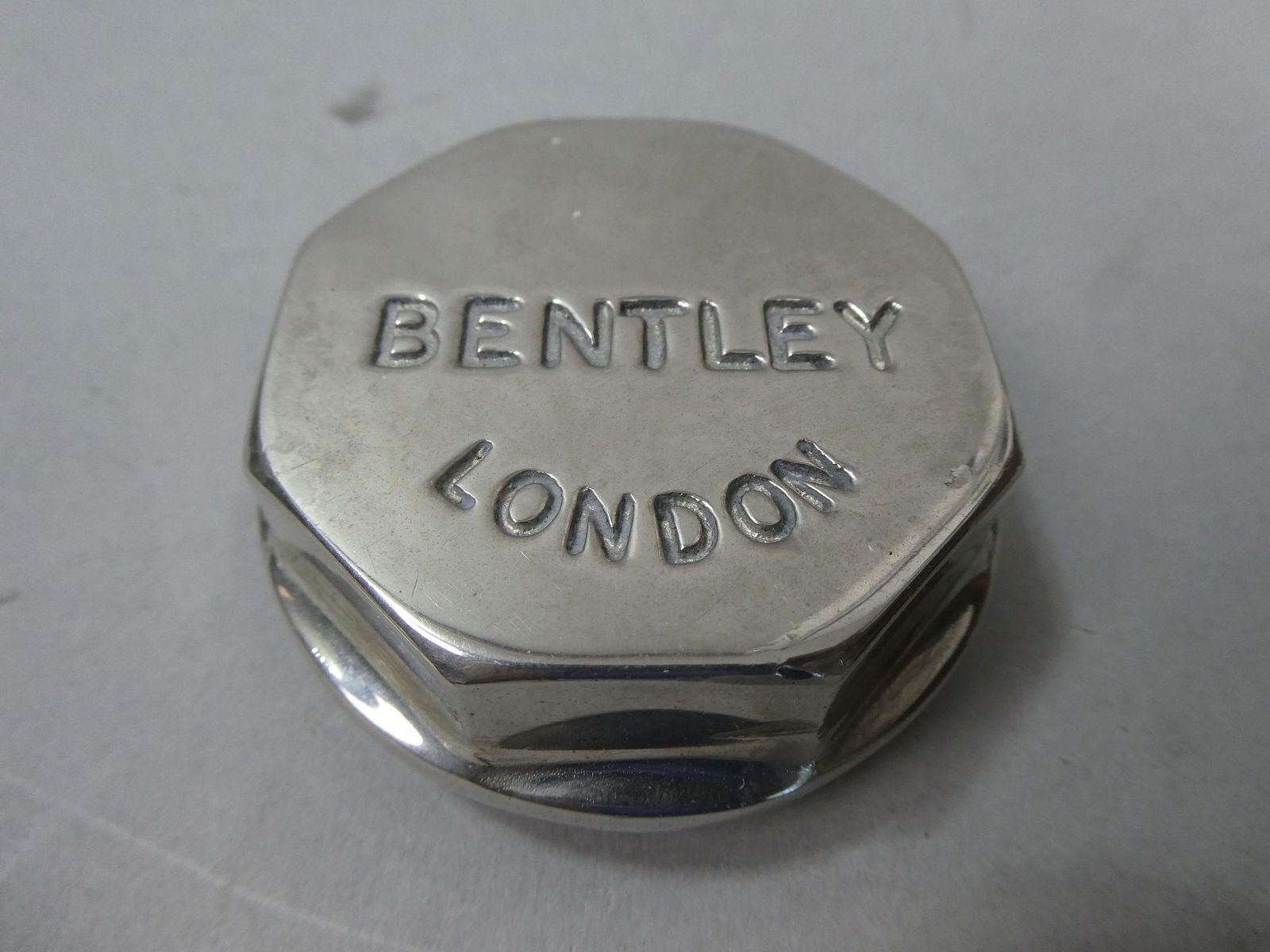 1920 Bentley Speed 6 Right Front Hub Cap (1 of 4)