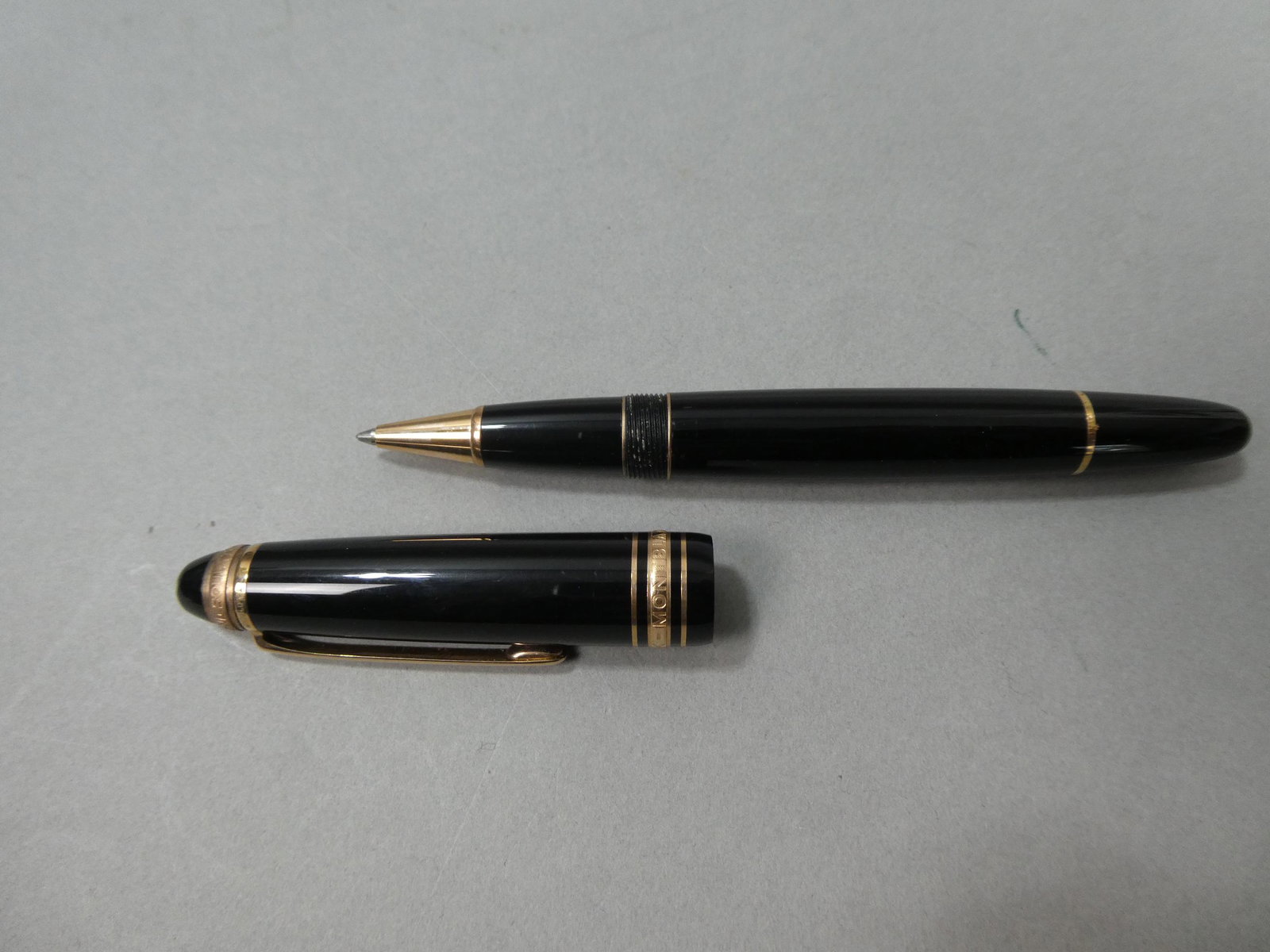Montblanc Black Meisterstruck 75 Years Diamond & Gold Ltd Ed Ballpoint Pen: Montblanc Black Meisterstruck 75 Years Diamond & Gold Ltd Ed Ballpoint Pen. Number 1510/1924. Measurements in inches: 5 3/4 long Condition:Little if ever used Shipping:We offer in-house shipping. Item