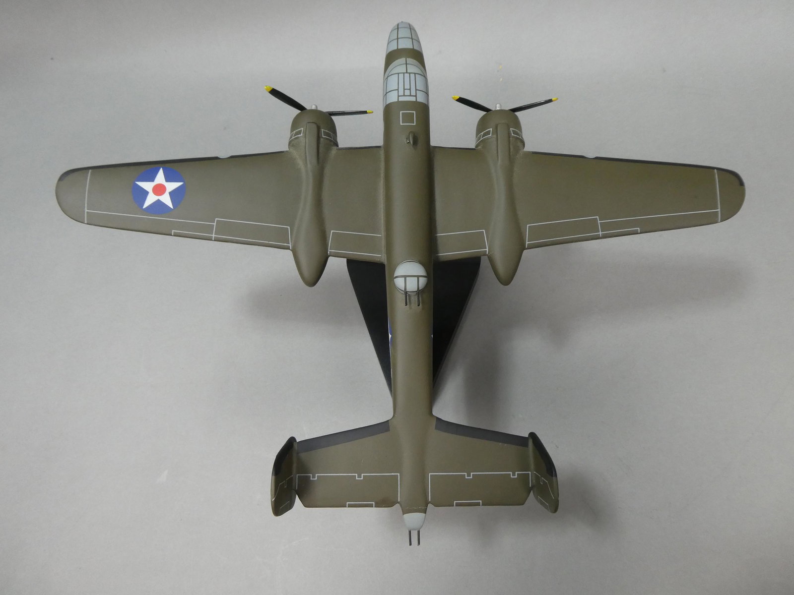 Toys & Model Corp North American B-25J Scale 1/40 Model: Toys & Model Corp North American B-25J Scale 1/40 Model on base. Measurements in inches: 14 long with 17 wingspan Condition:Good with no problems Shipping:We offer in-house shipping. Item(s) will be p