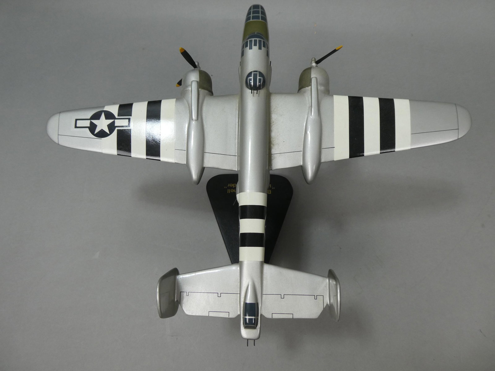 Toys & Model Corp B-25B Mitchell Doolittle Raider Scale 1/40 Model: Toys & Model Corp B-25B Mitchell Doolittle Raider Scale 1/40 Model with base. Measurements in inches: 13 1/2 long with 16 1/2 wingspan Condition:two propellers are broken but have intact pieces Shippi