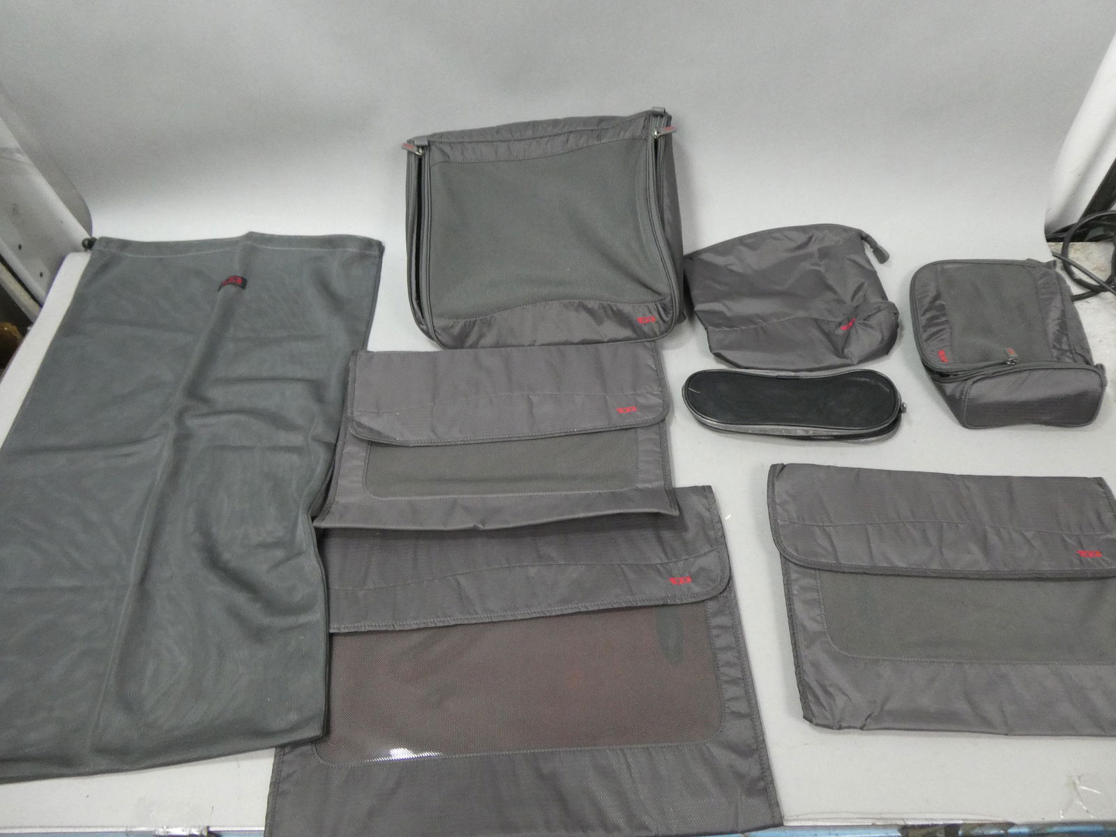 8 Piece Tumi Luggage Travel Bag Set for Toiletries Shirts etc (1 of 8)